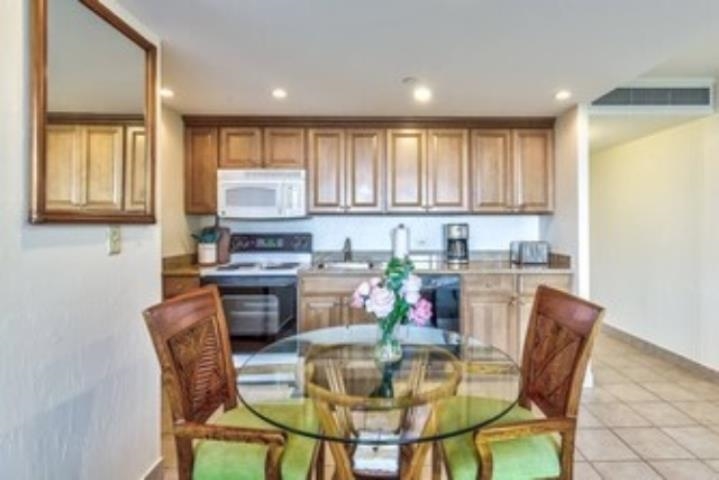 Kaanapali Shores condo # 536, Lahaina, Hawaii - photo 17 of 24