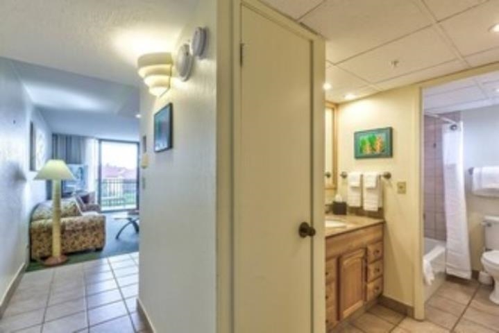 Kaanapali Shores condo # 536, Lahaina, Hawaii - photo 18 of 24