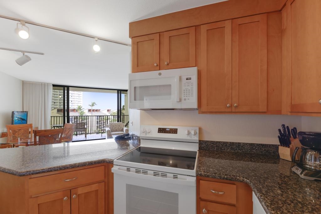 Kaanapali Shores condo # 615, Lahaina, Hawaii - photo 16 of 36