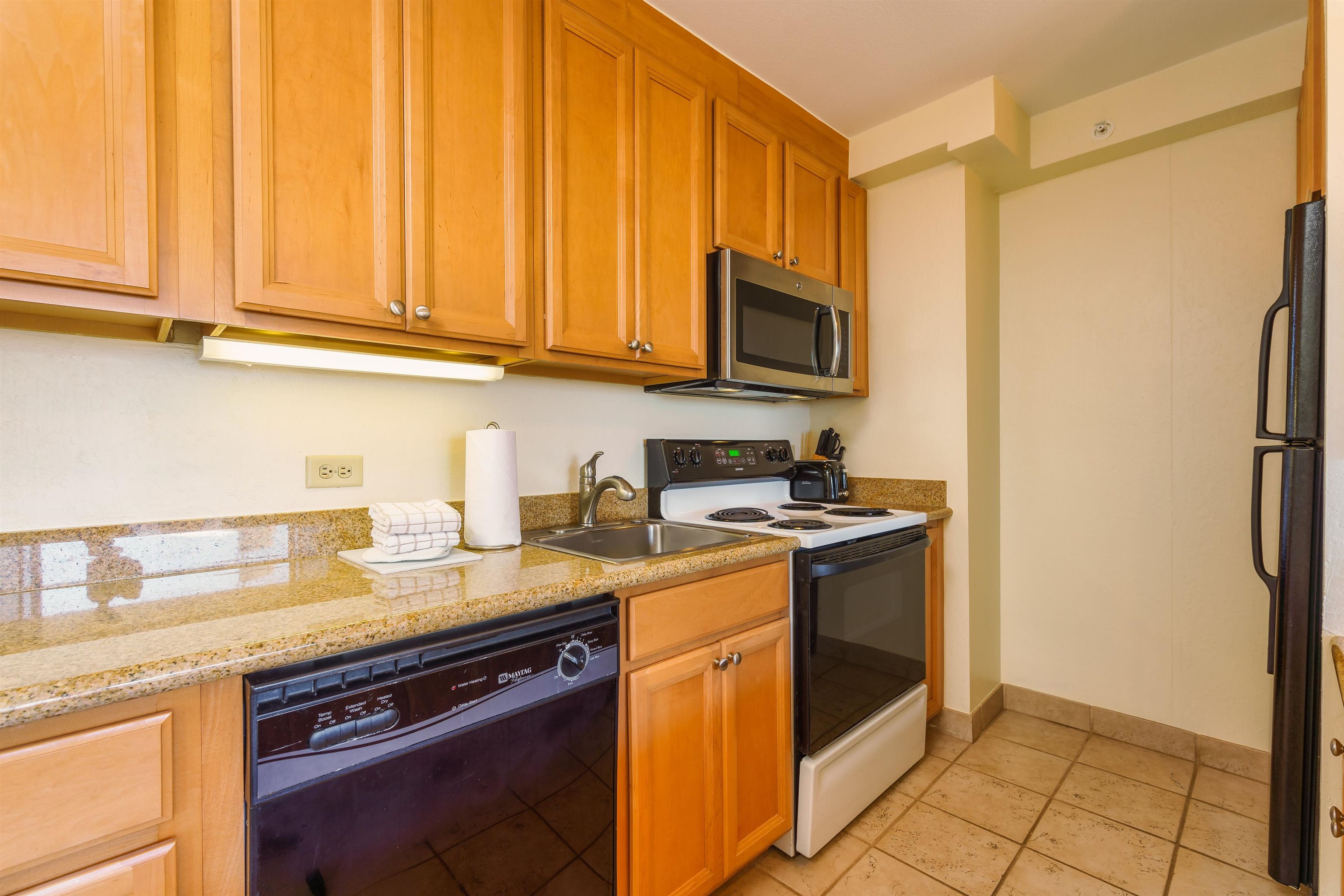 Kaanapali Shores condo # 721, Lahaina, Hawaii - photo 13 of 26