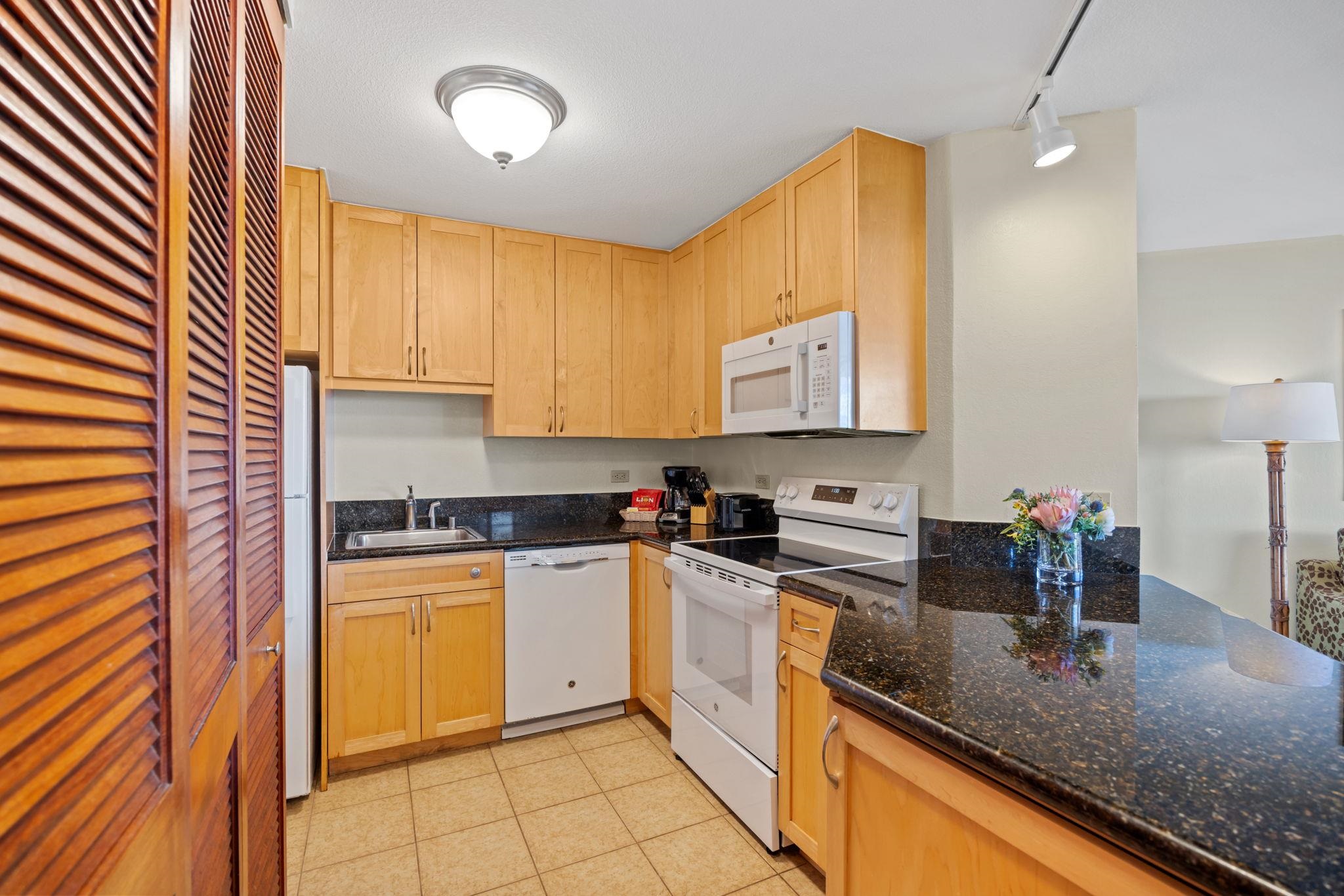 Kaanapali Shores condo # 816, Lahaina, Hawaii - photo 16 of 47