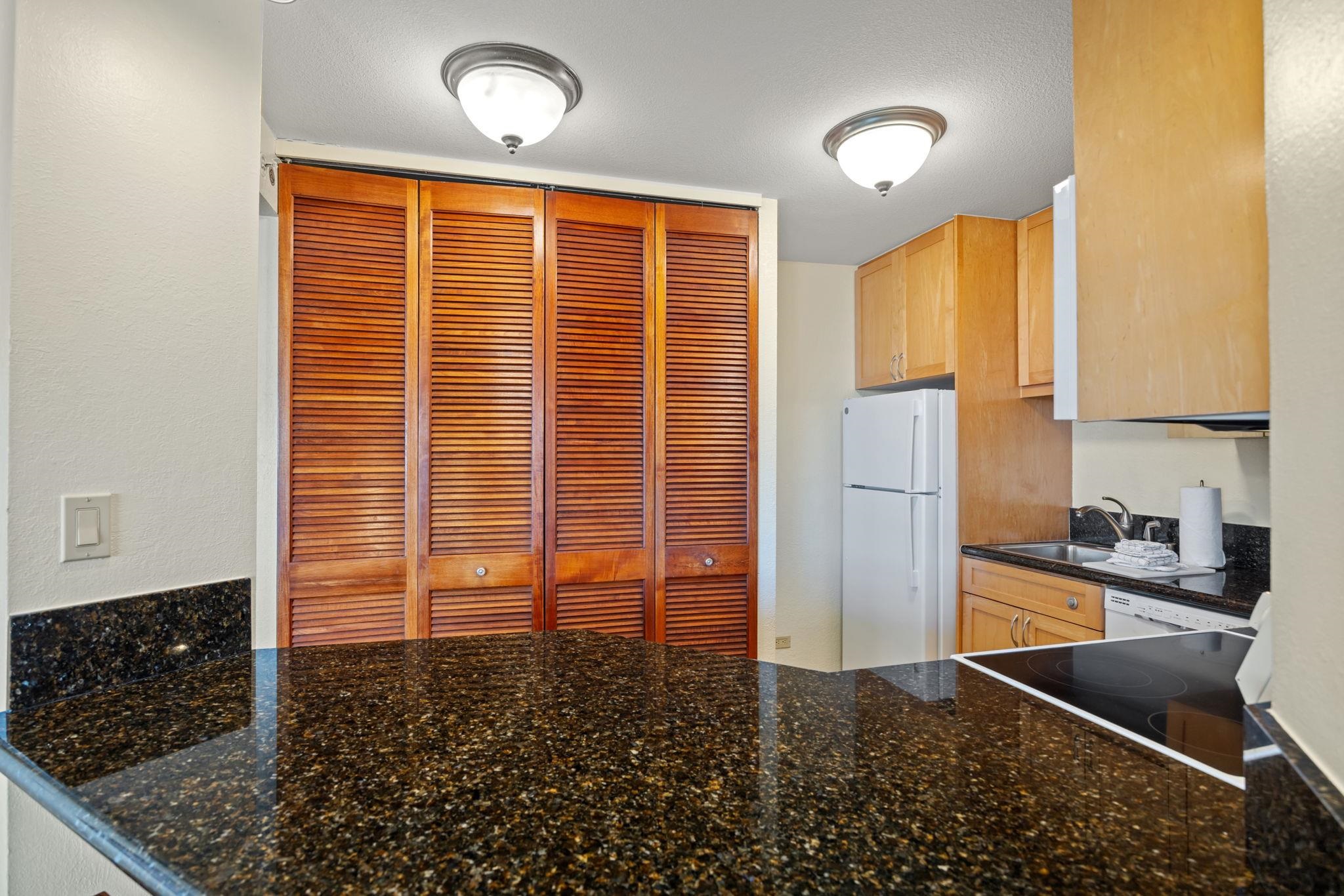 Kaanapali Shores condo # 816, Lahaina, Hawaii - photo 9 of 47