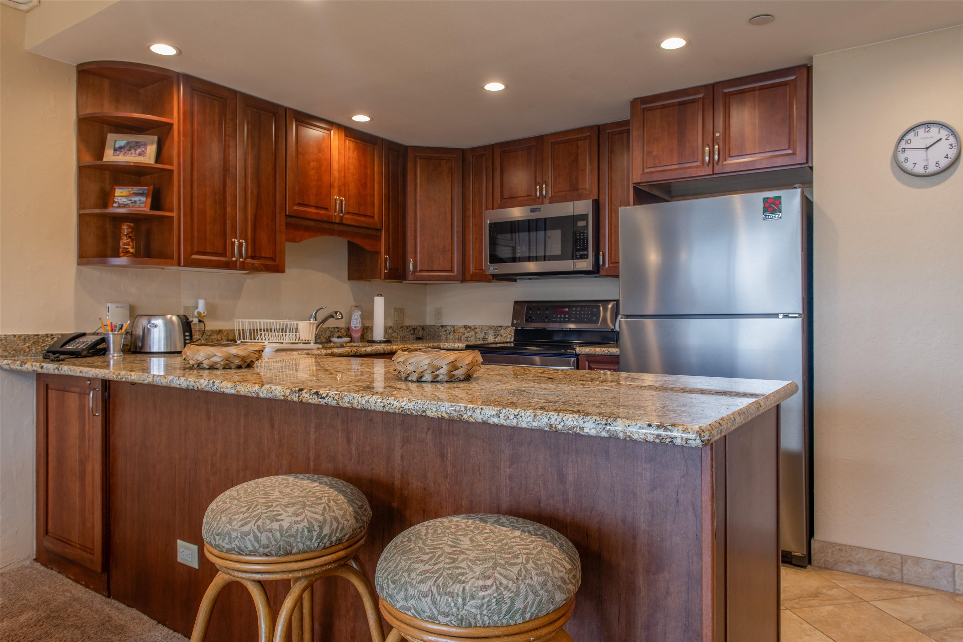 Kaanapali Shores condo # 825, Lahaina, Hawaii - photo 3 of 36