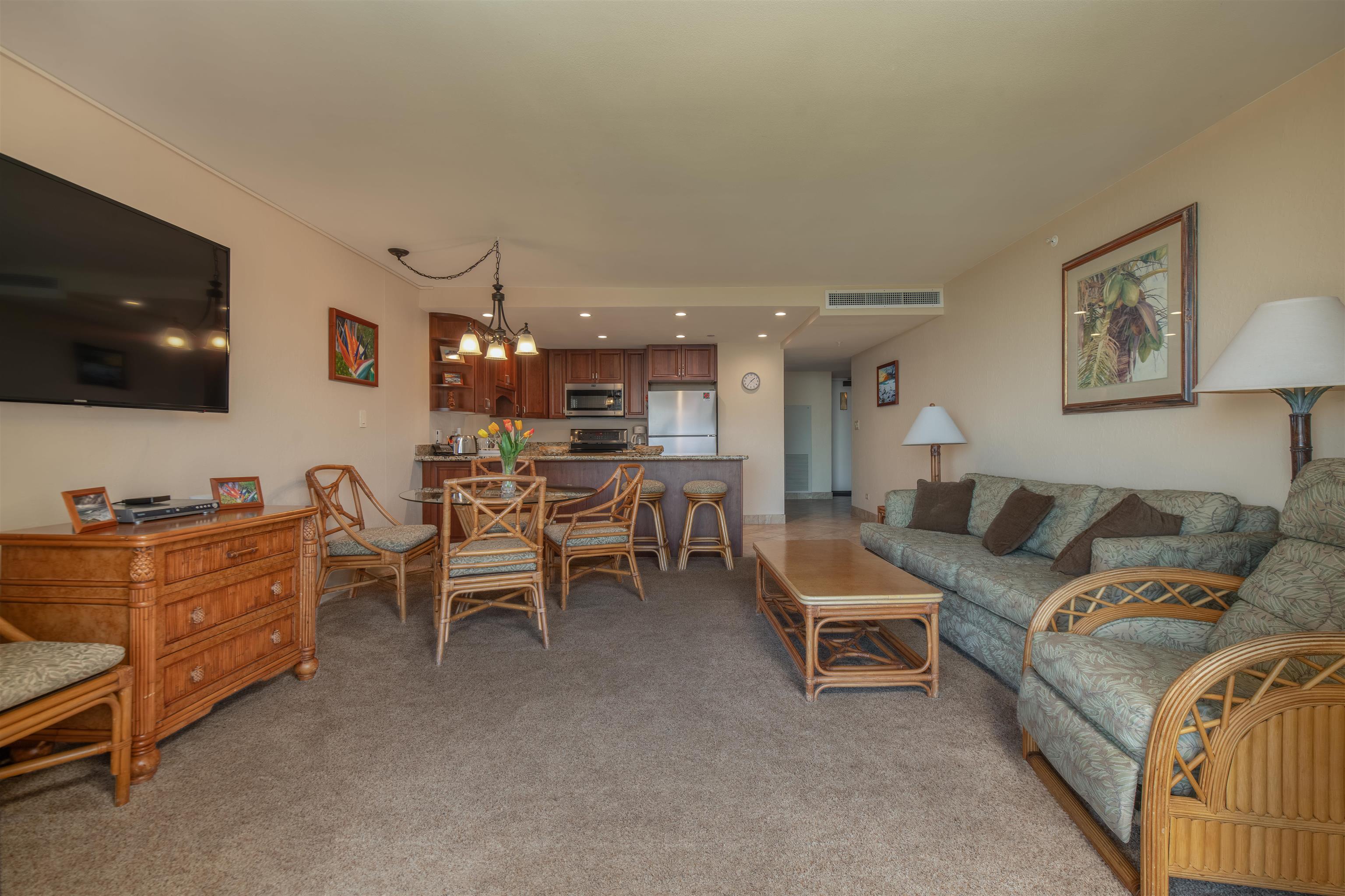 Kaanapali Shores condo # 825, Lahaina, Hawaii - photo 5 of 36