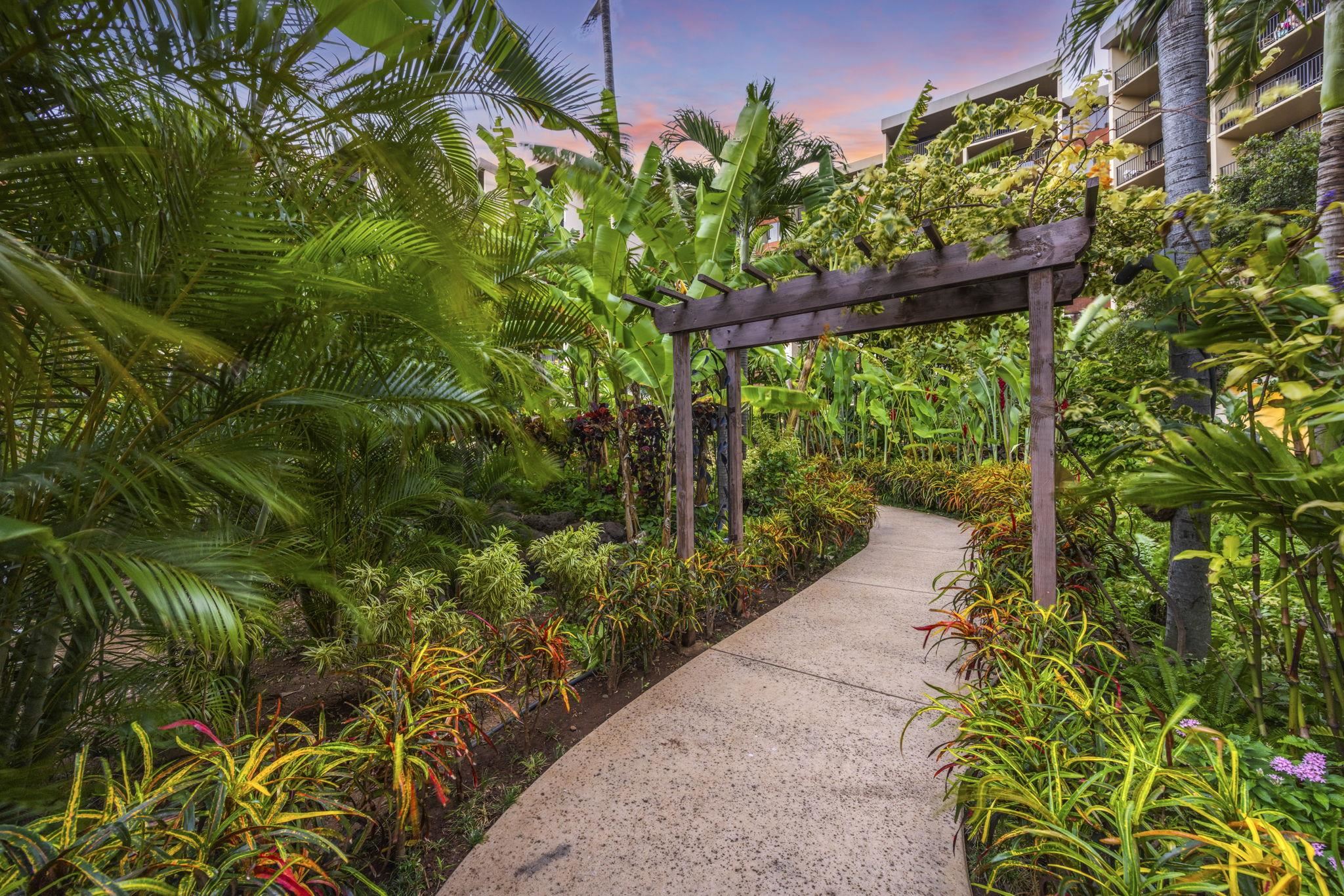 Kaanapali Shores condo # 940, Lahaina, Hawaii - photo 31 of 37