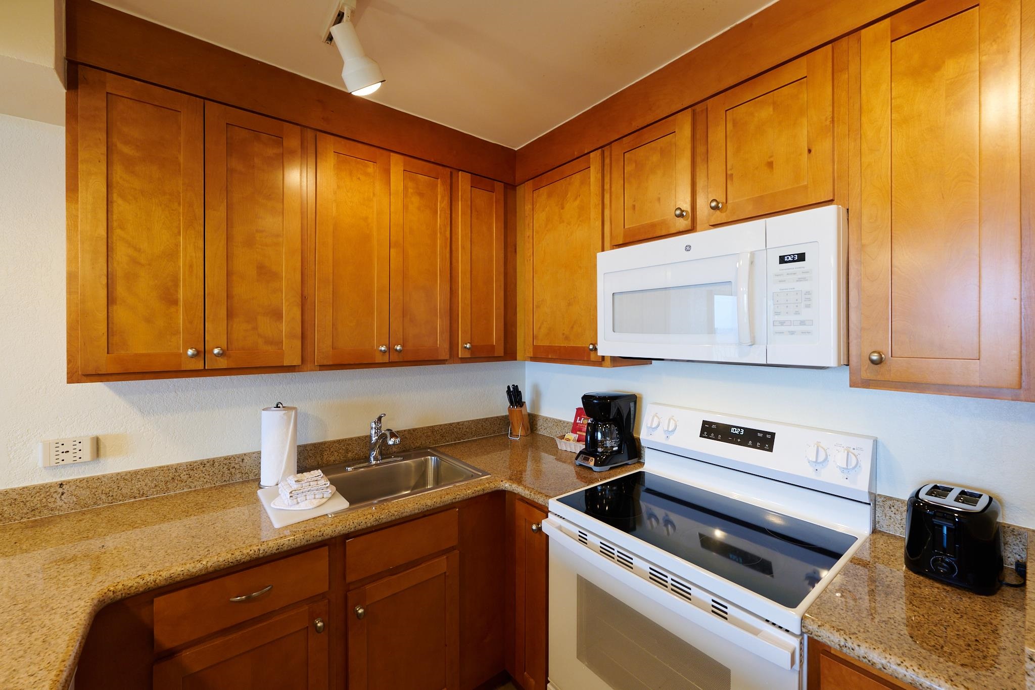 Kaanapali Shores condo # 945, Lahaina, Hawaii - photo 37 of 46