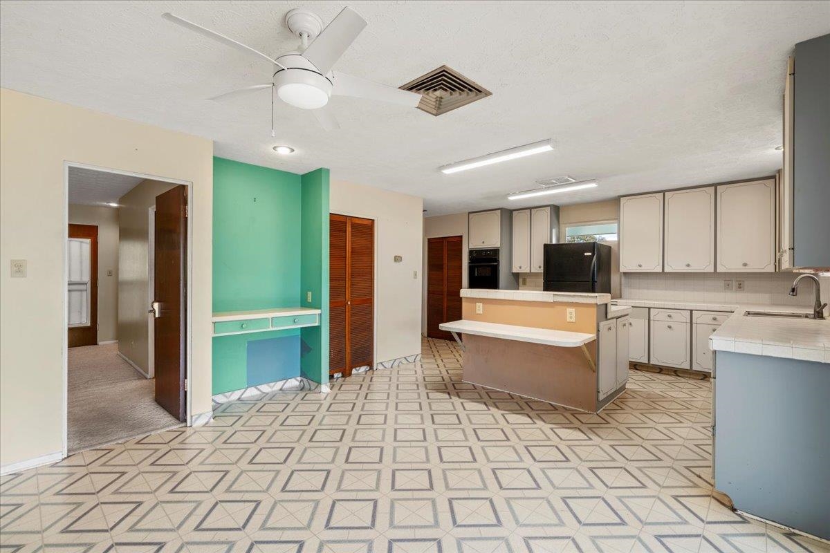 345  Auhana Rd Kihei, Kihei home - photo 18 of 50