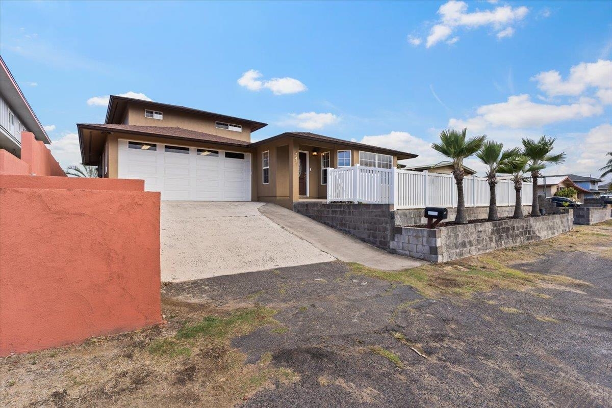 345  Ohaa St , Kahului home - photo 2 of 47