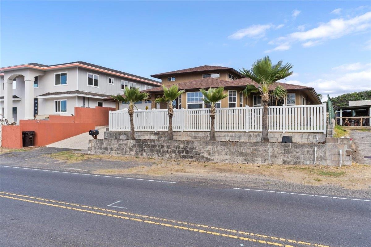 345  Ohaa St , Kahului home - photo 3 of 47