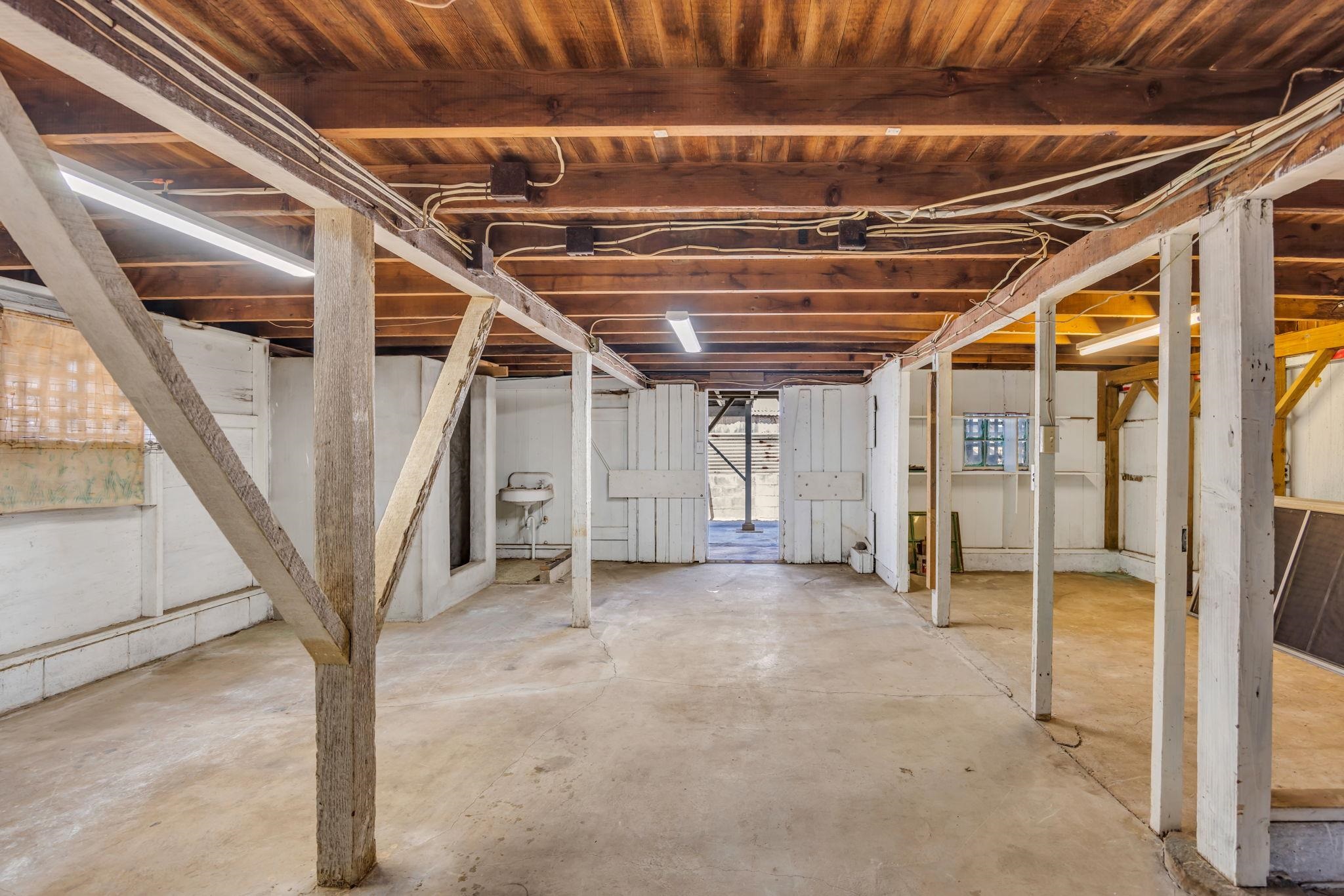 346  Alahee Dr , Wailuku home - photo 29 of 50