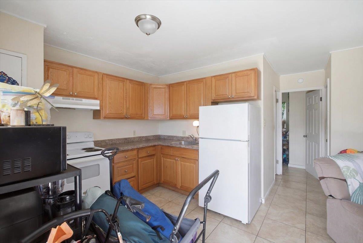 Happy Valley Village condo # A1, Wailuku, Hawaii - photo 4 of 26