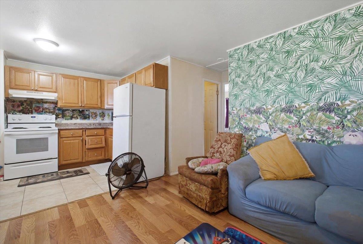 Happy Valley Village condo # A1, Wailuku, Hawaii - photo 6 of 26