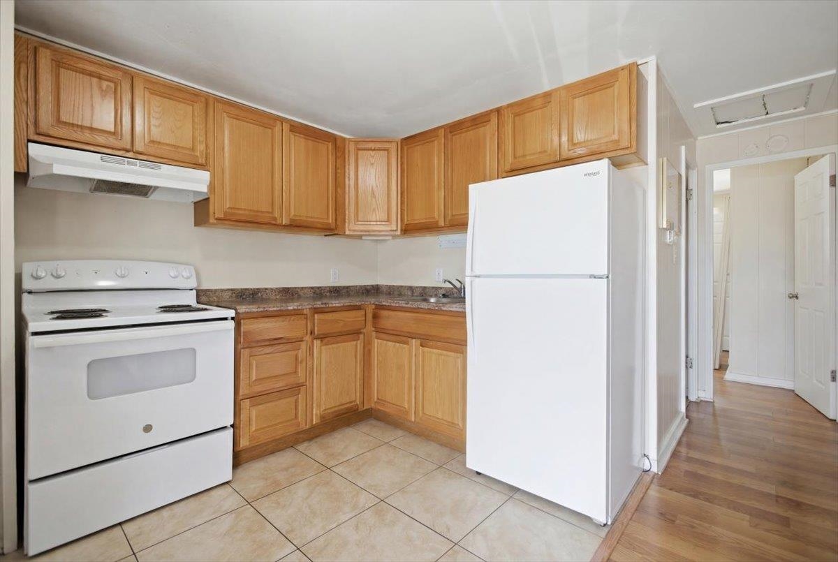 Happy Valley Village condo # A1, Wailuku, Hawaii - photo 7 of 26