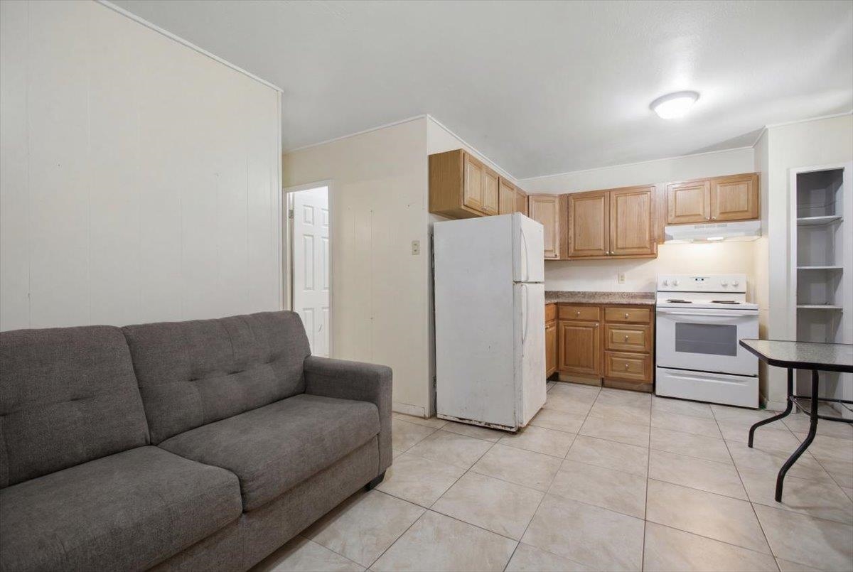 Happy Valley Village condo # A3, Wailuku, Hawaii - photo 2 of 25