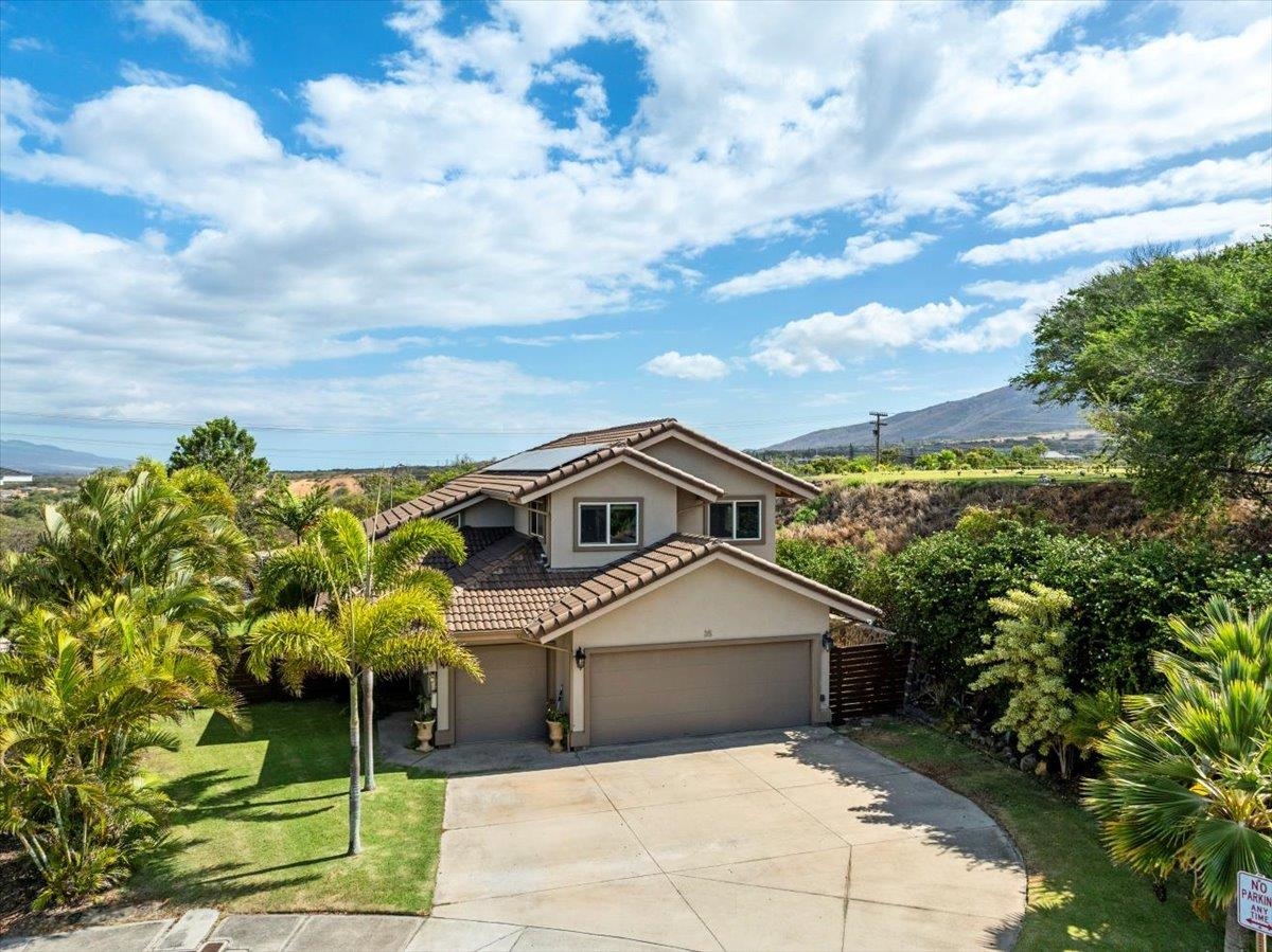 35  Onekea Pl , Wailuku home - photo 3 of 46