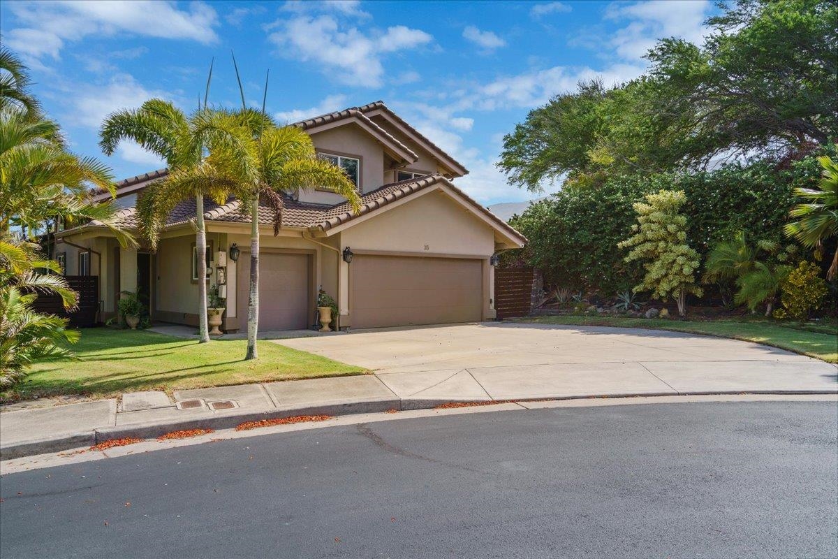 35  Onekea Pl , Wailuku home - photo 4 of 46