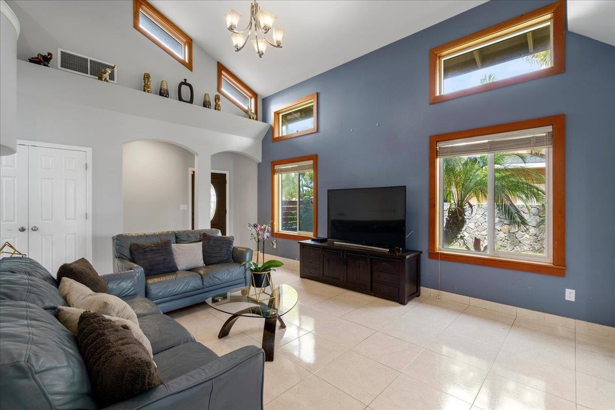 35  Onekea Pl , Wailuku home - photo 7 of 46