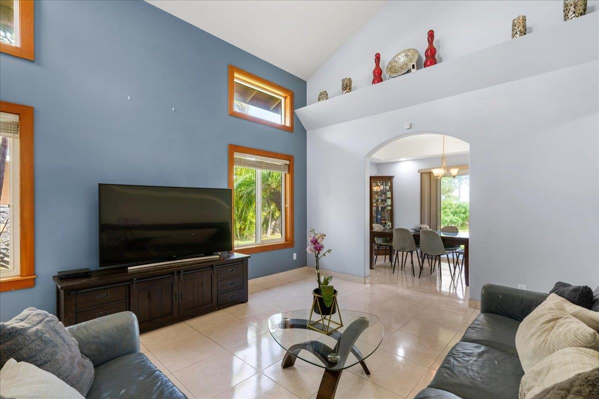 35  Onekea Pl , Wailuku home - photo 8 of 46