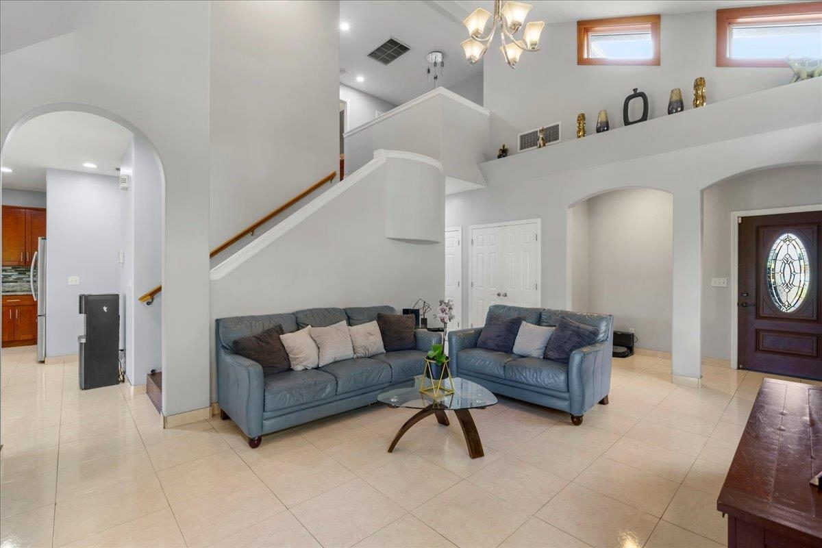 35  Onekea Pl , Wailuku home - photo 9 of 46