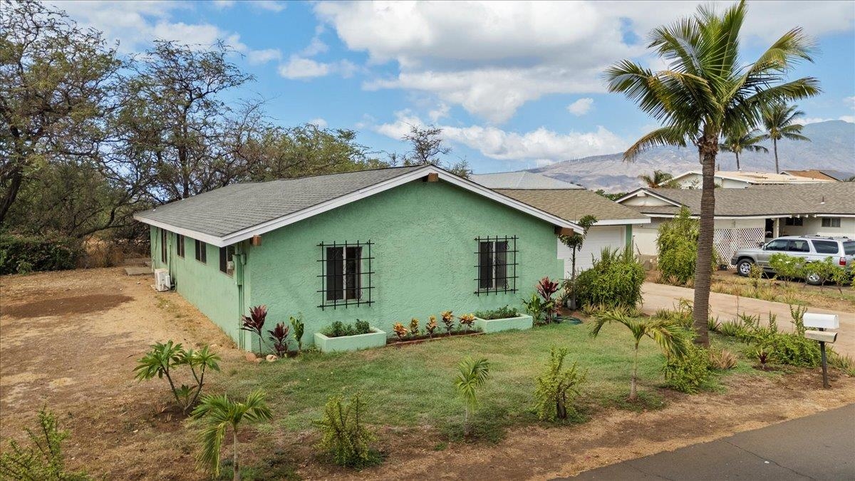 350  Kinaole Cir Kihei, Kihei home - photo 23 of 50