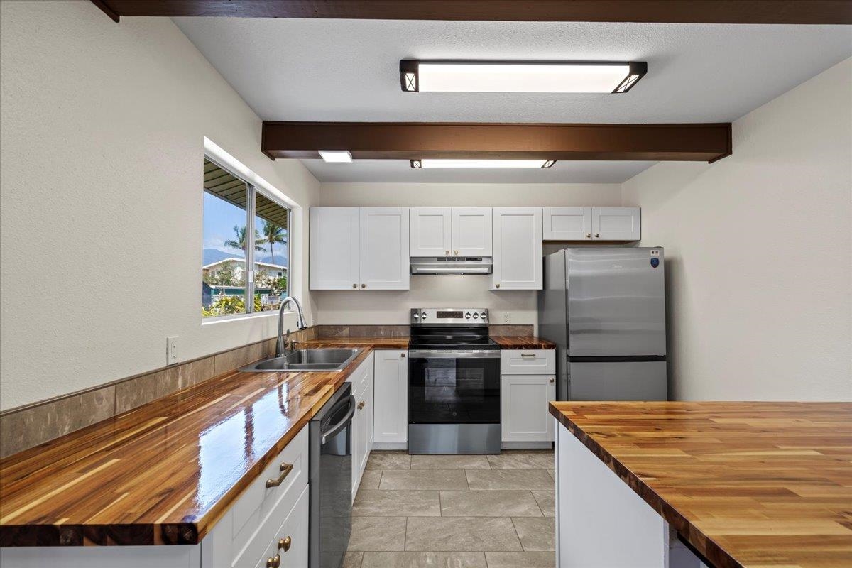 350  Kinaole Cir Kihei, Kihei home - photo 33 of 50