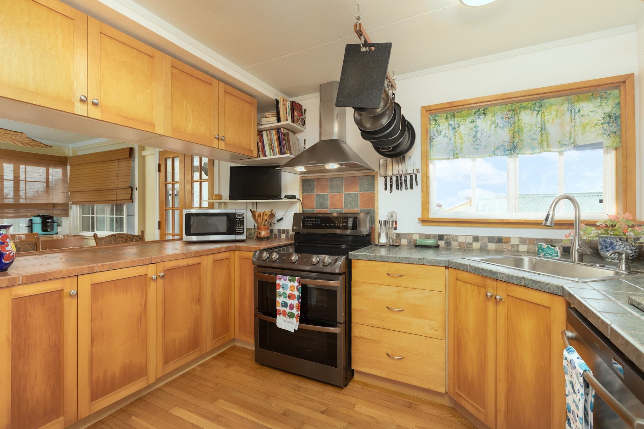 351  Caldwell Ave , Lanai home - photo 8 of 28