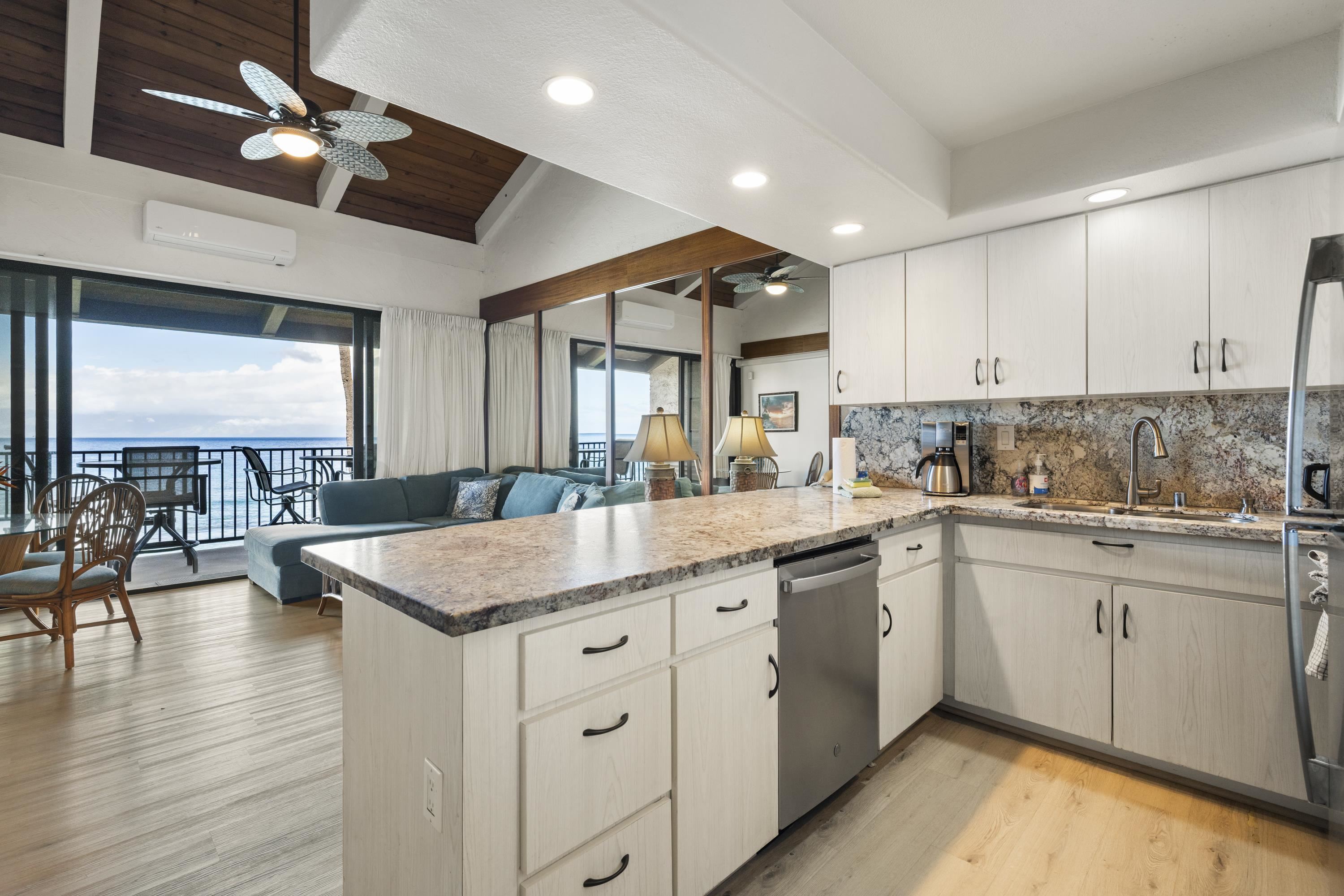 Papakea Resort I II condo # A-403, Lahaina, Hawaii - photo 4 of 24