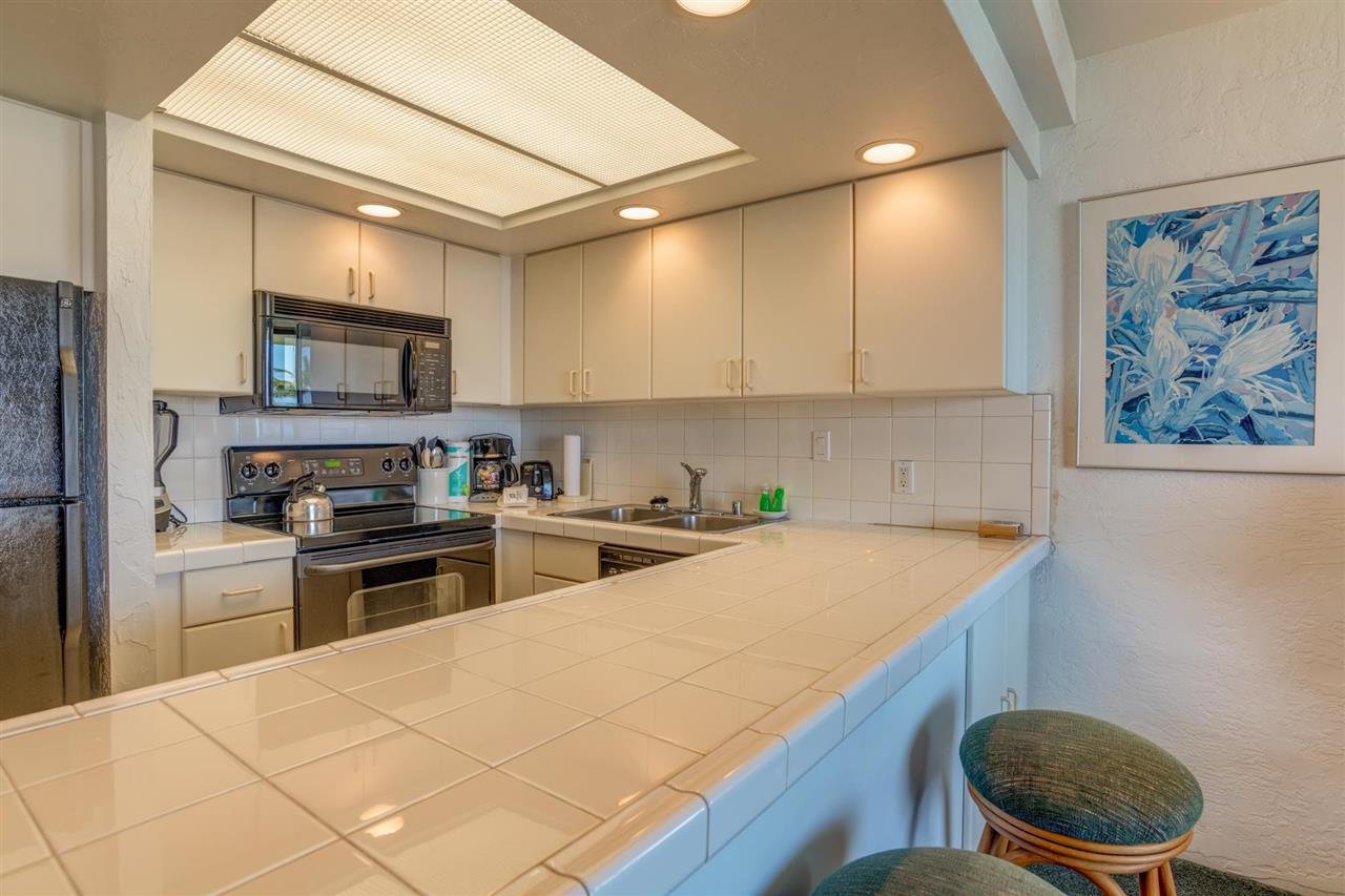 Papakea Resort I II condo # B-305, Lahaina, Hawaii - photo 11 of 24