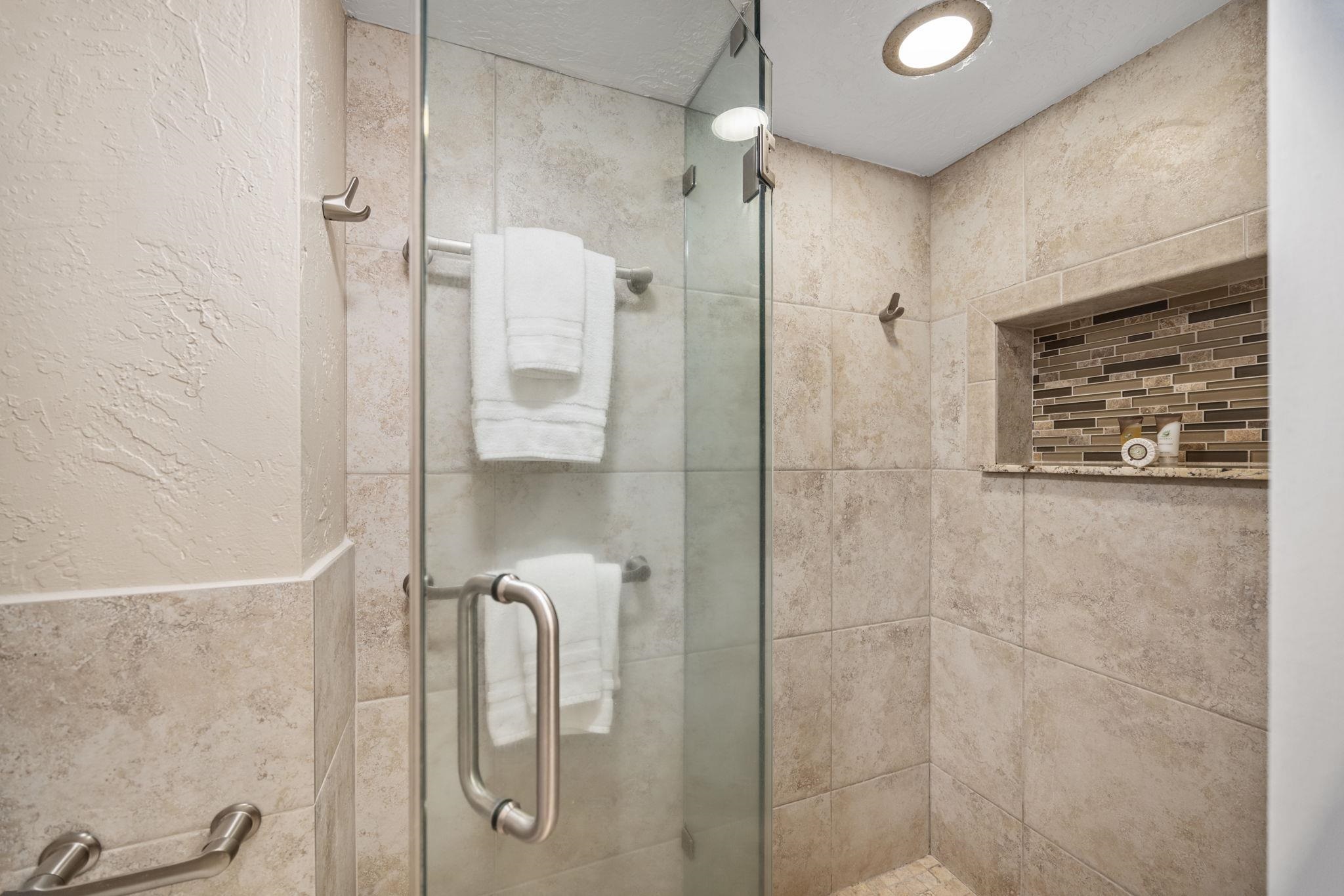 Papakea Resort I II condo # D-401, Lahaina, Hawaii - photo 17 of 37