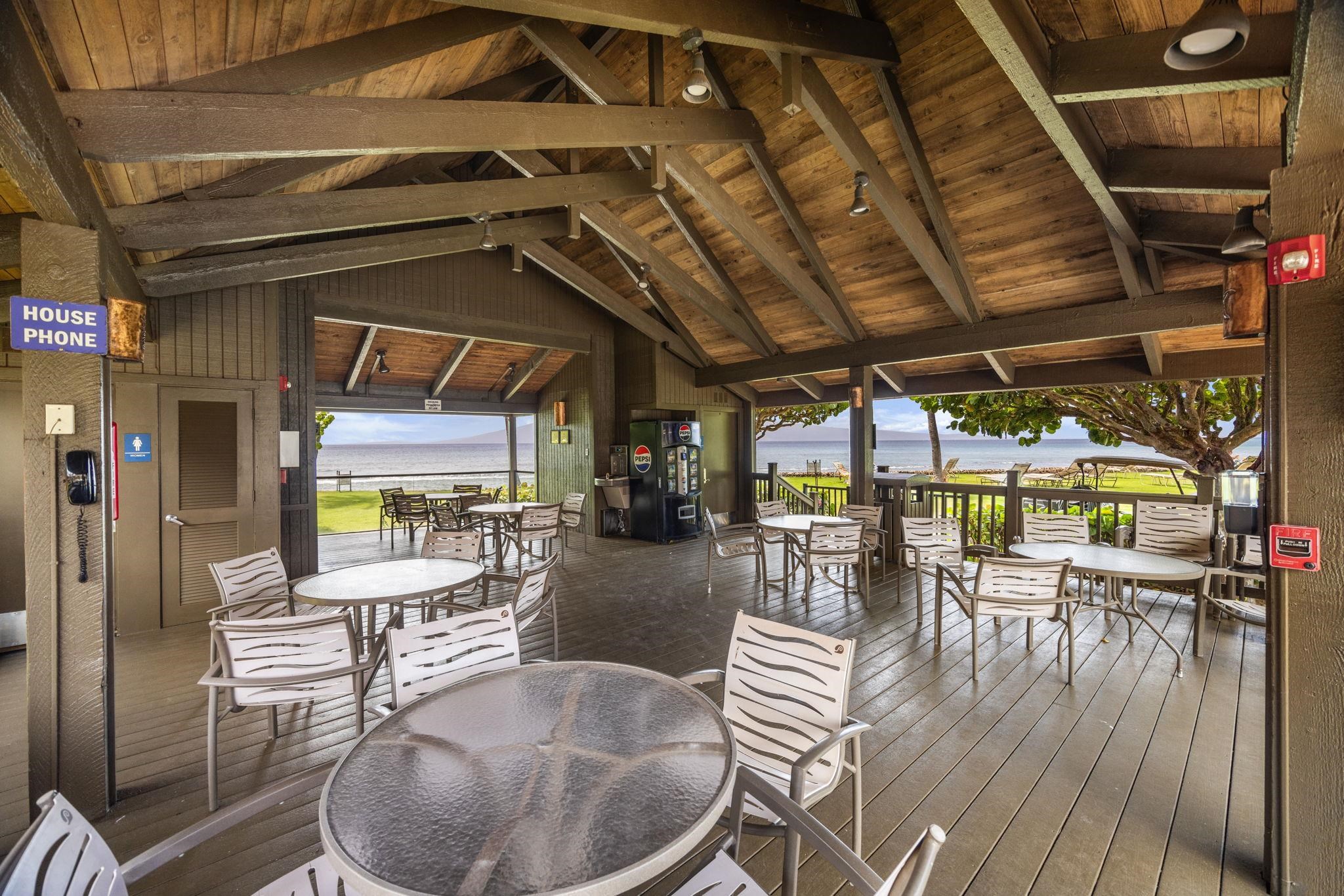 Papakea Resort I II condo # D-401, Lahaina, Hawaii - photo 29 of 37