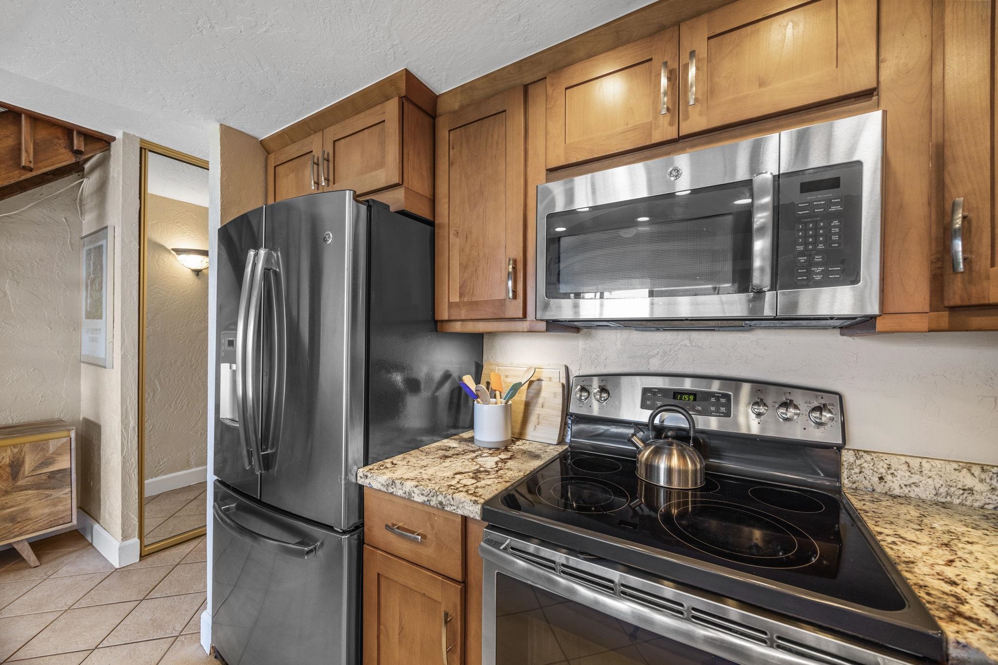 Papakea Resort I II condo # D-401, Lahaina, Hawaii - photo 7 of 37