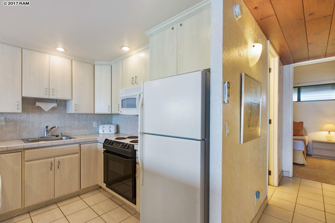 Papakea Resort I II condo # F405, Lahaina, Hawaii - photo 25 of 30