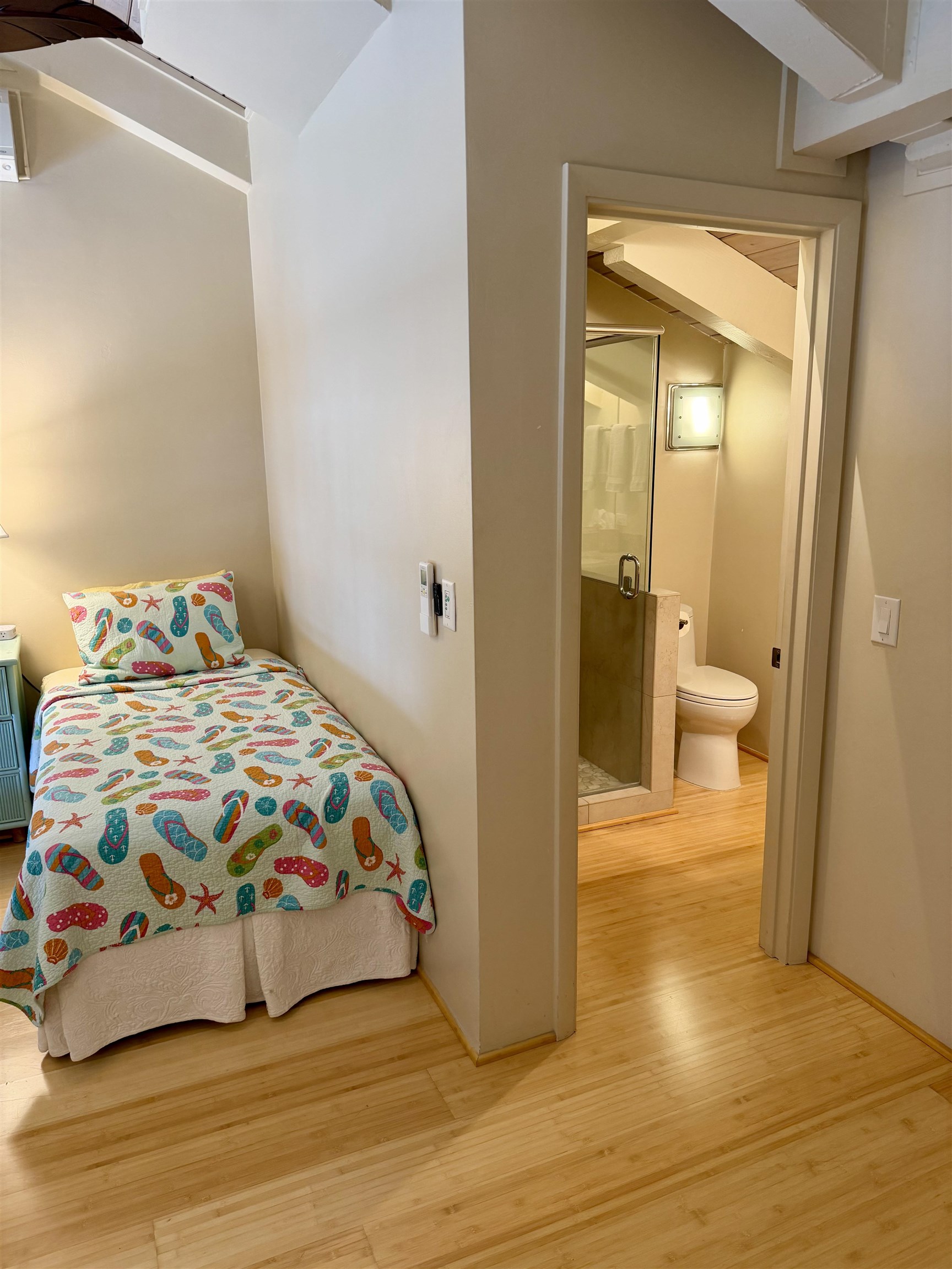 Papakea Resort I II condo # F406, Lahaina, Hawaii - photo 18 of 39