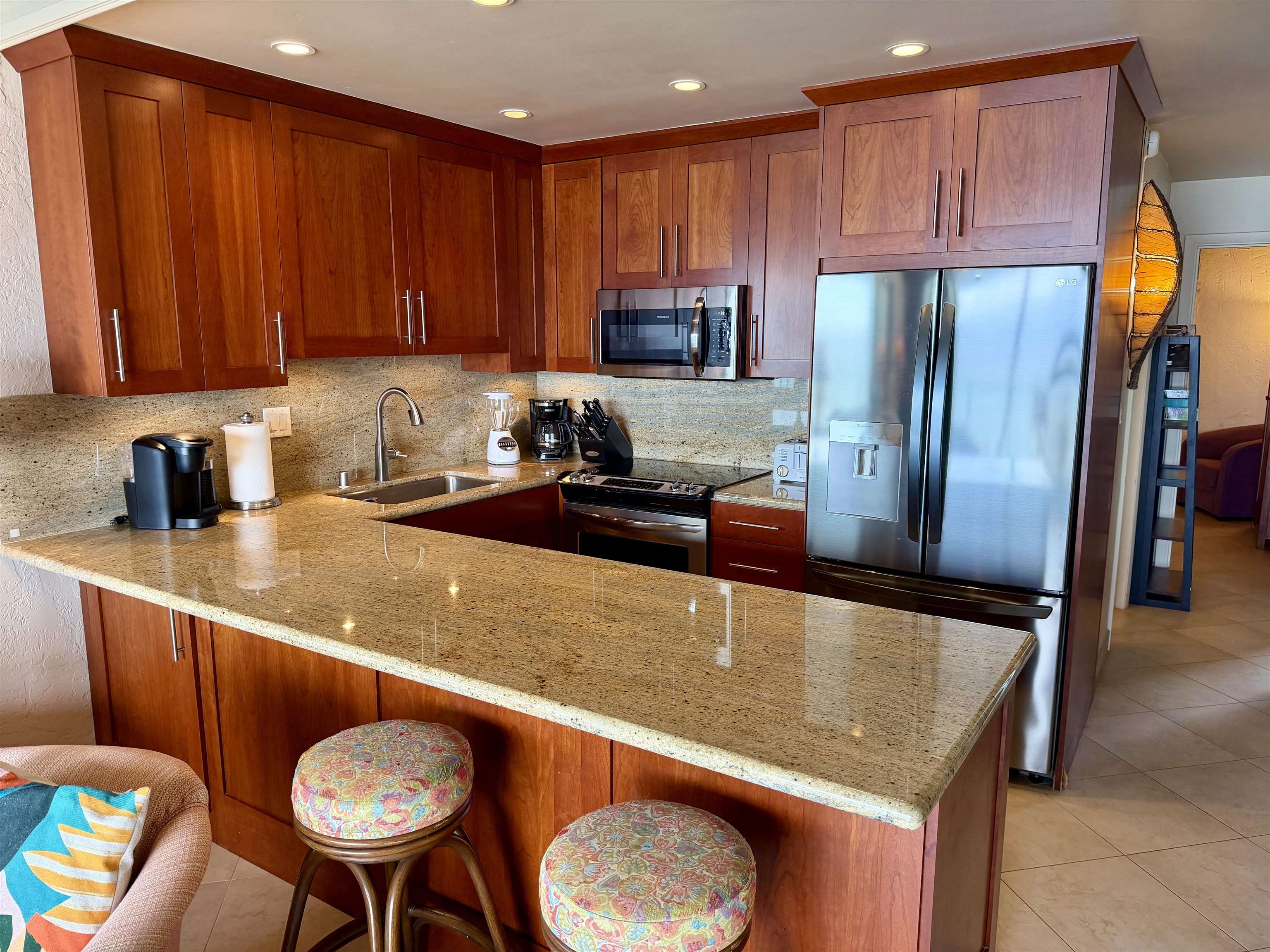 Papakea Resort I II condo # F406, Lahaina, Hawaii - photo 31 of 39