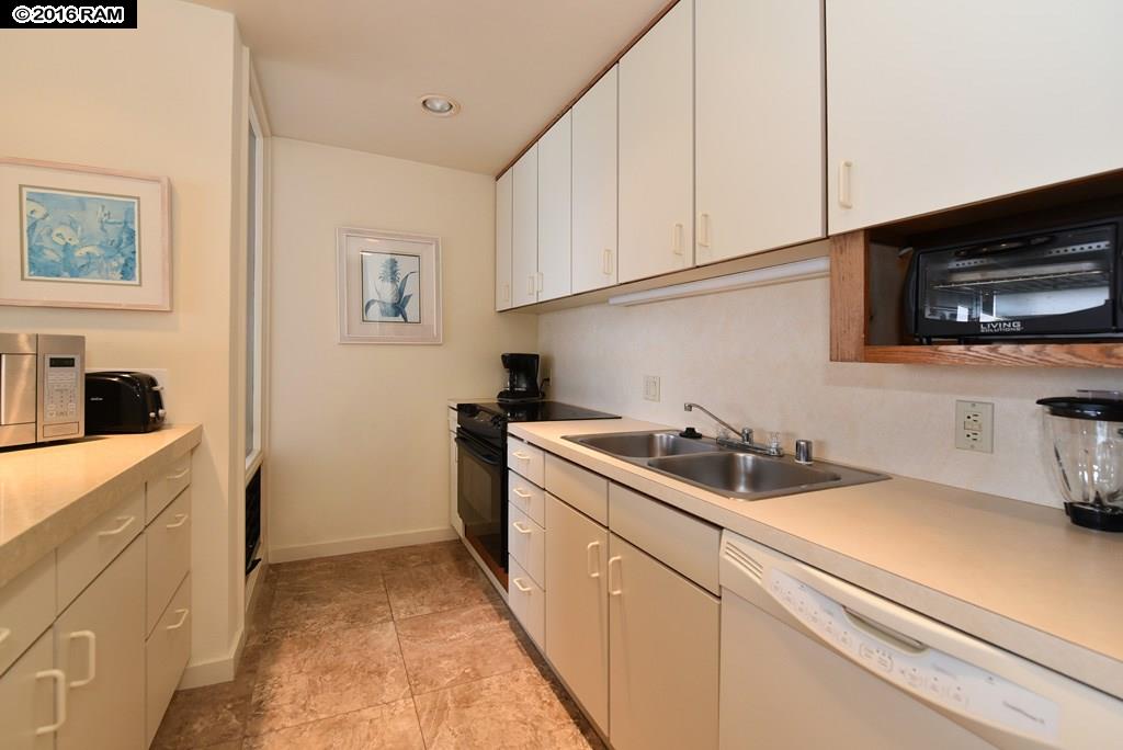 Papakea Resort I II condo # F 408, Lahaina, Hawaii - photo 7 of 19