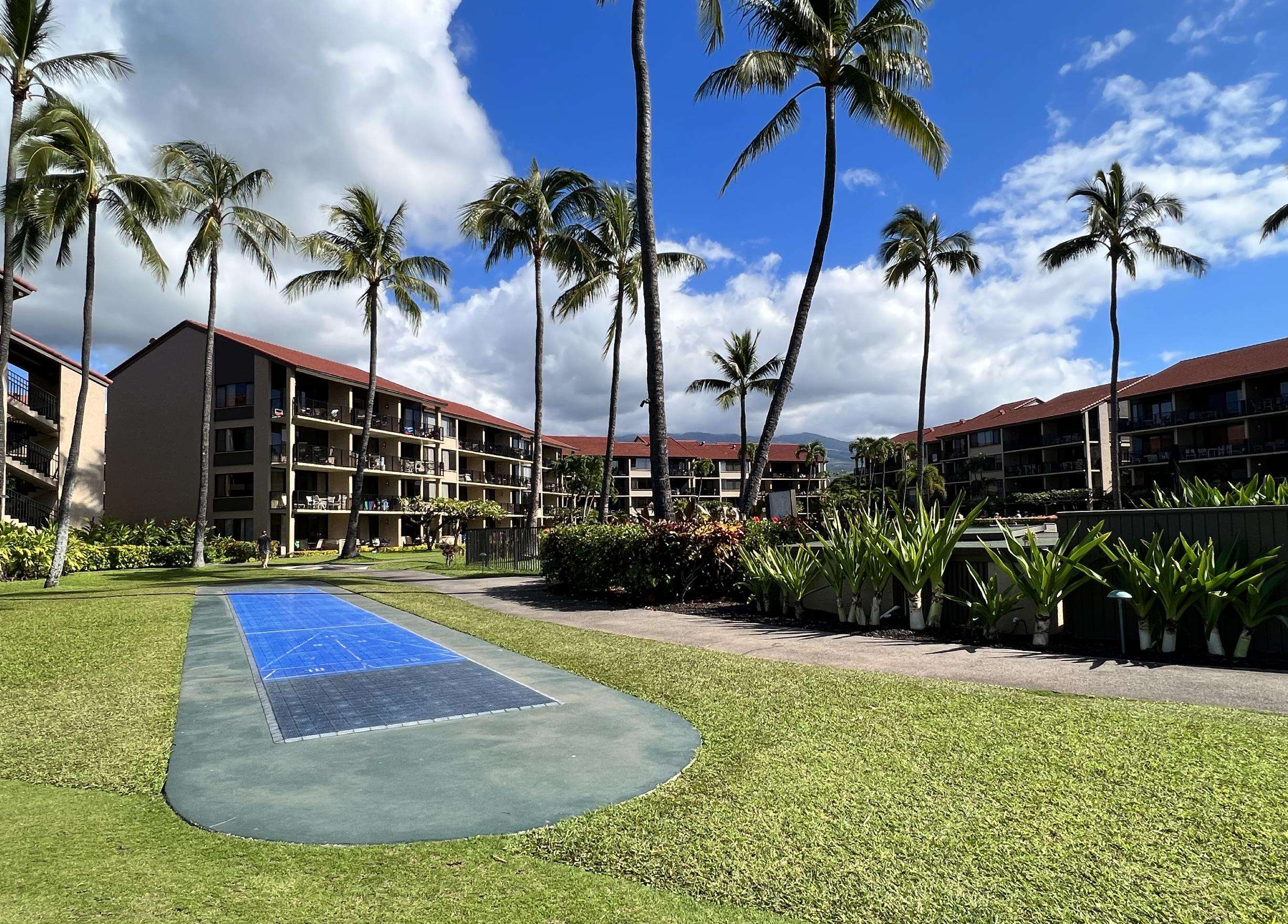 Papakea Resort I II condo # J401, Lahaina, Hawaii - photo 23 of 27