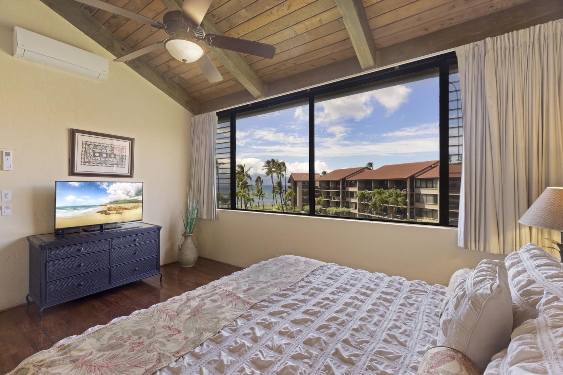 Papakea Resort I II condo # J404, Lahaina, Hawaii - photo 4 of 25