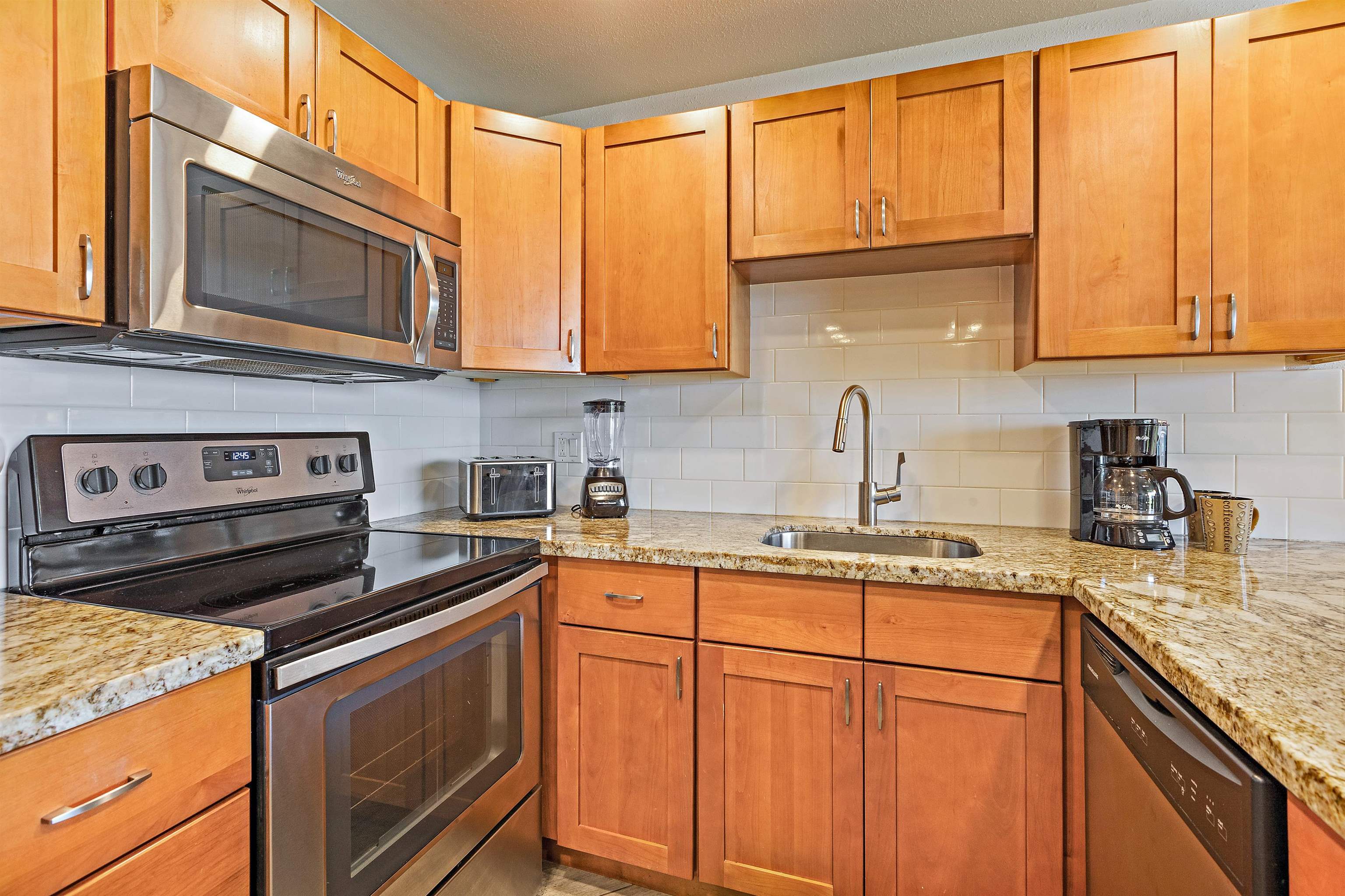 Papakea Resort I II condo # L104, Lahaina, Hawaii - photo 17 of 41