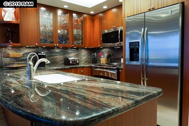 Papakea Resort I II condo # L-106, Lahaina, Hawaii - photo 7 of 18