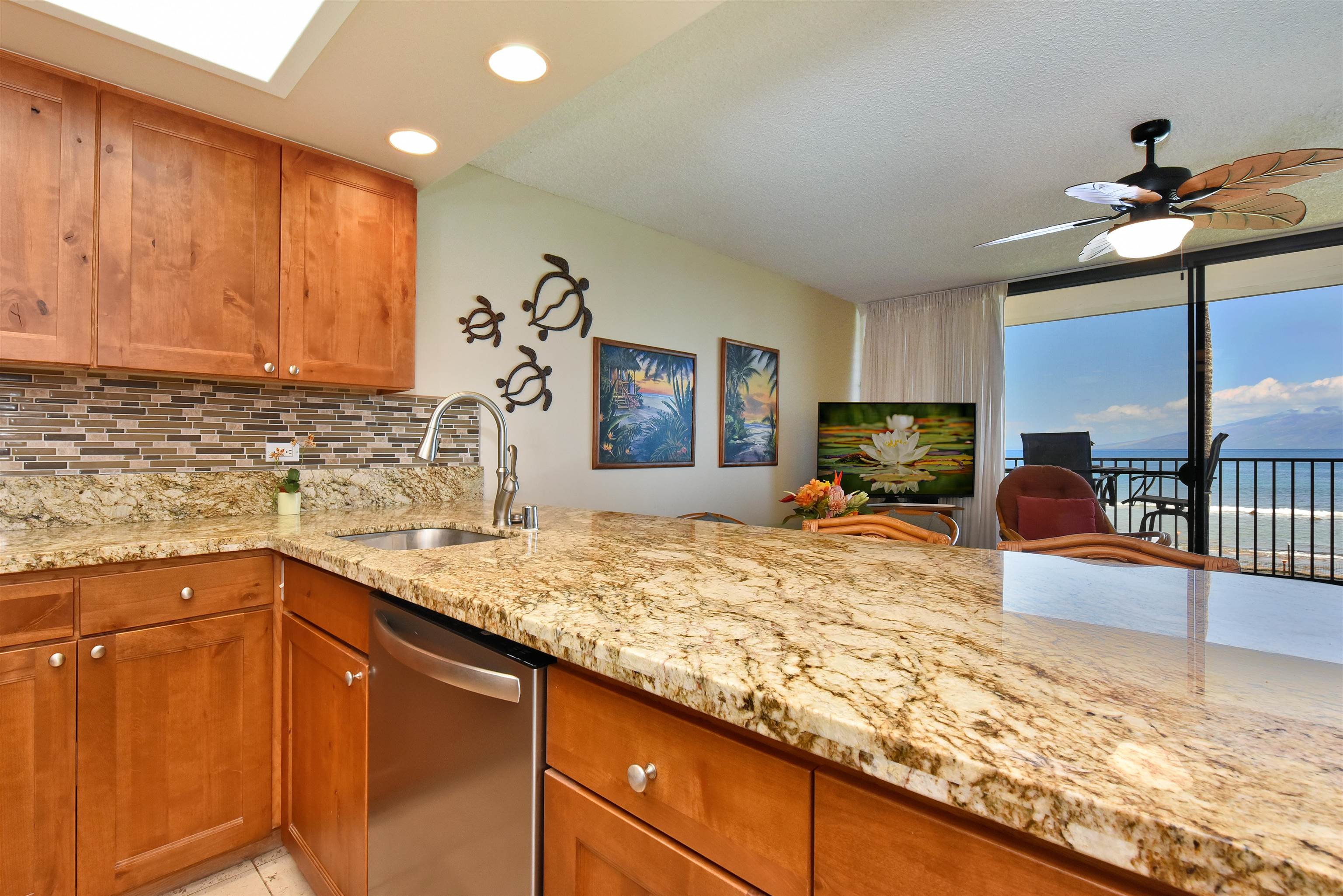 Papakea Resort I II condo # L204, Lahaina, Hawaii - photo 5 of 43