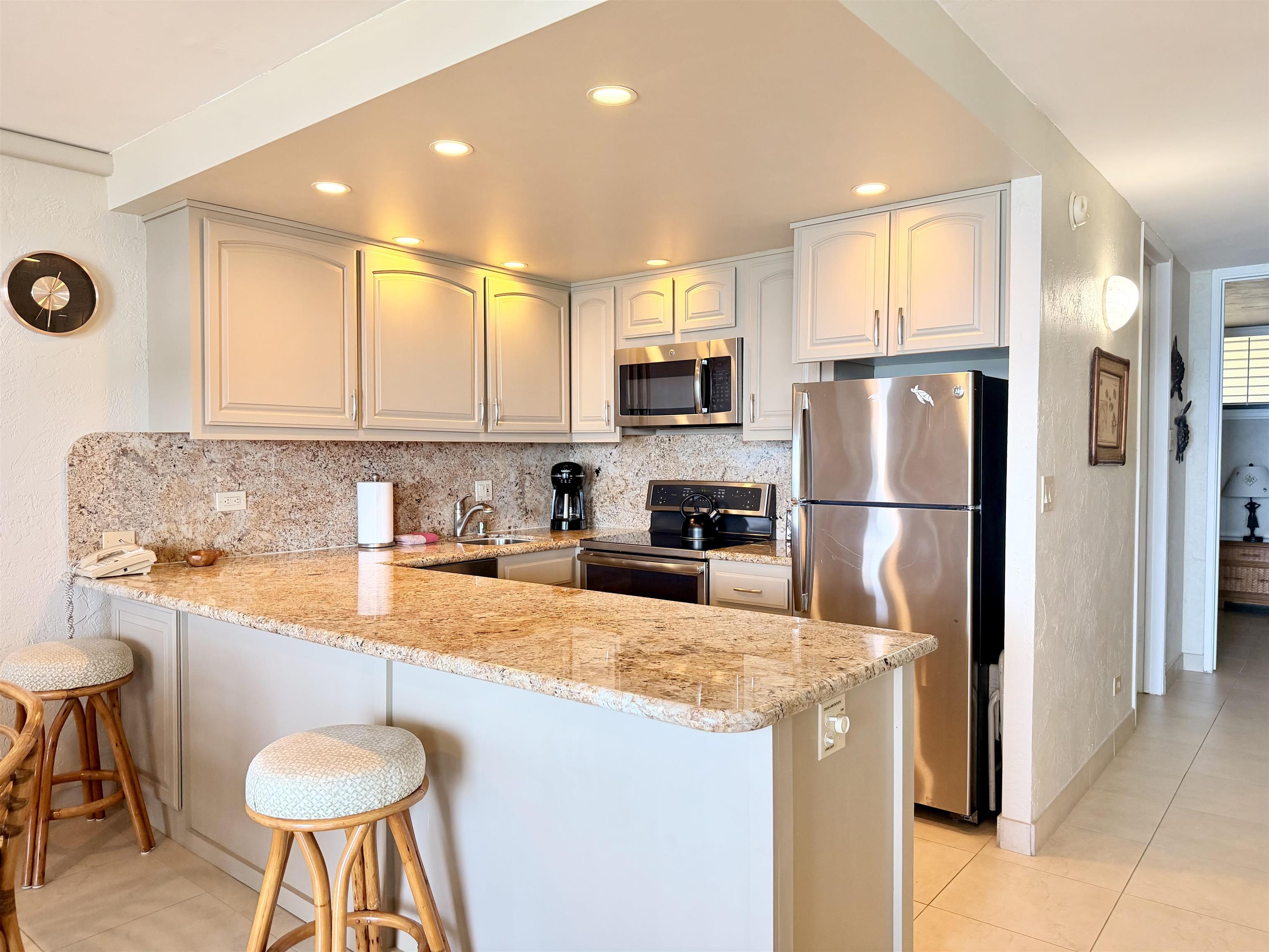 Papakea Resort I II condo # L-302, Lahaina, Hawaii - photo 7 of 47