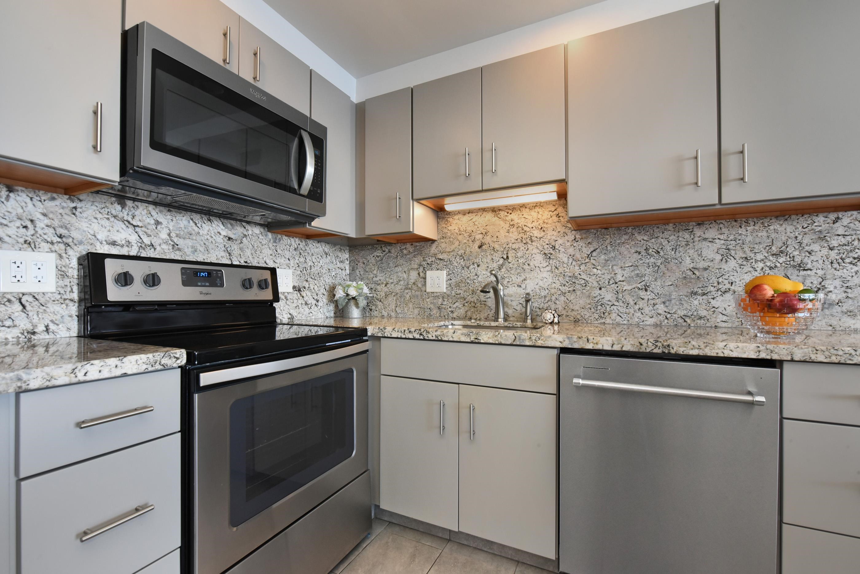 Papakea Resort I II condo # L304, Lahaina, Hawaii - photo 6 of 50