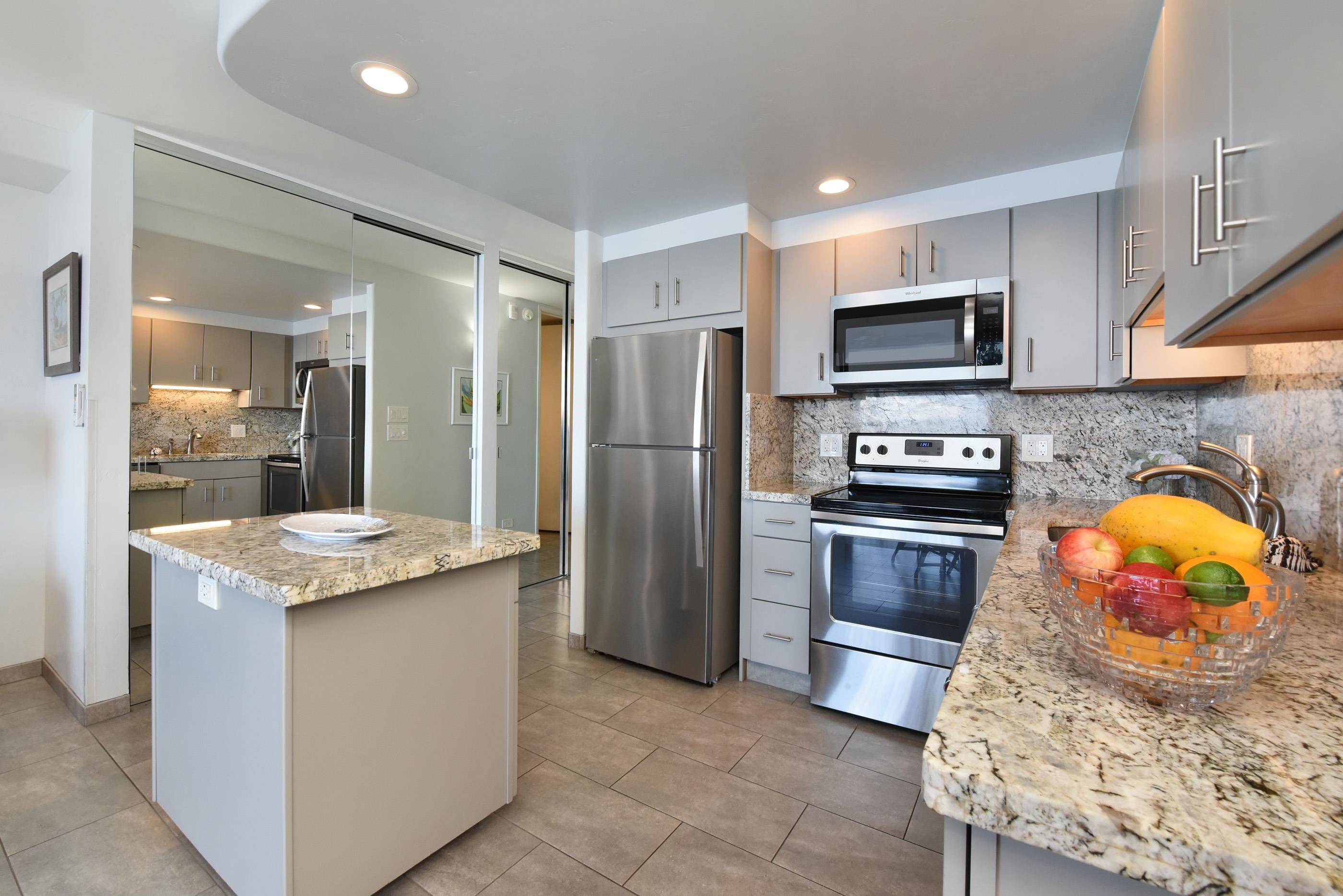 Papakea Resort I II condo # L304, Lahaina, Hawaii - photo 7 of 50