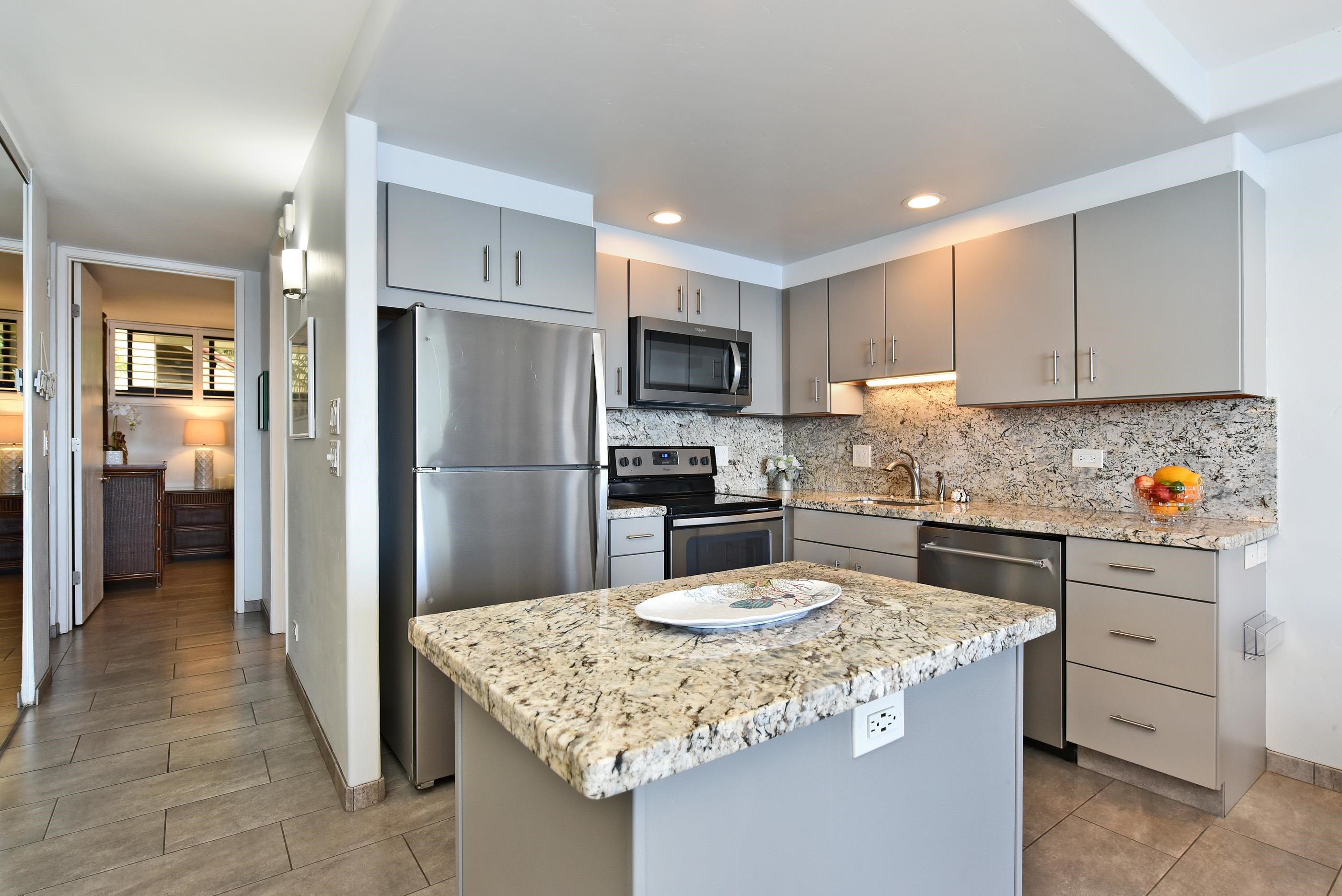 Papakea Resort I II condo # L304, Lahaina, Hawaii - photo 10 of 50