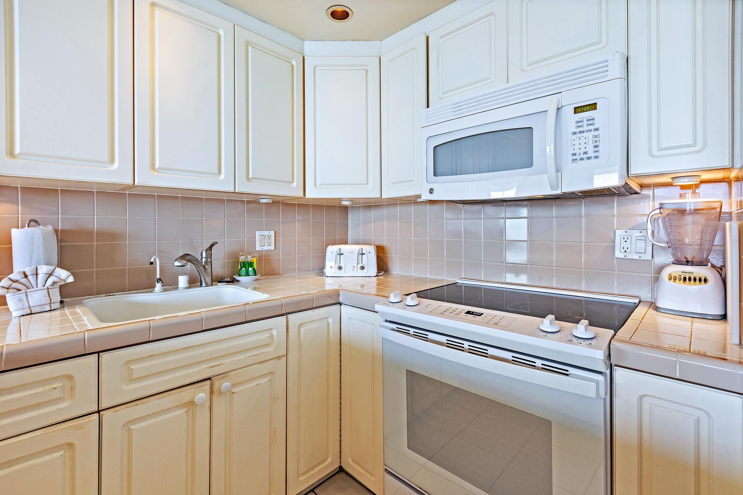 Papakea Resort I II condo # L-306, Lahaina, Hawaii - photo 16 of 46