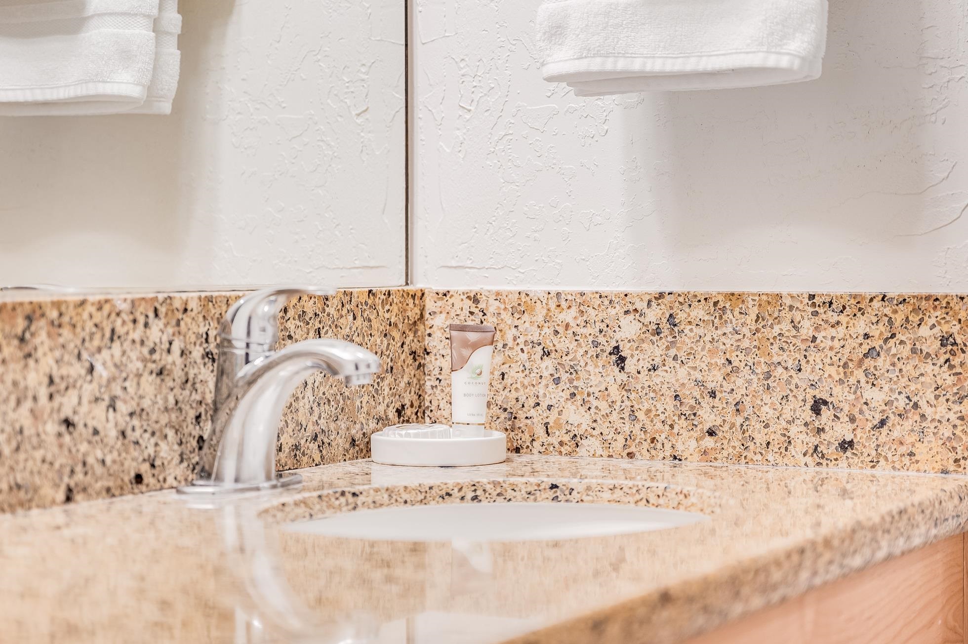 Papakea Resort I II condo # D309, Lahaina, Hawaii - photo 18 of 34