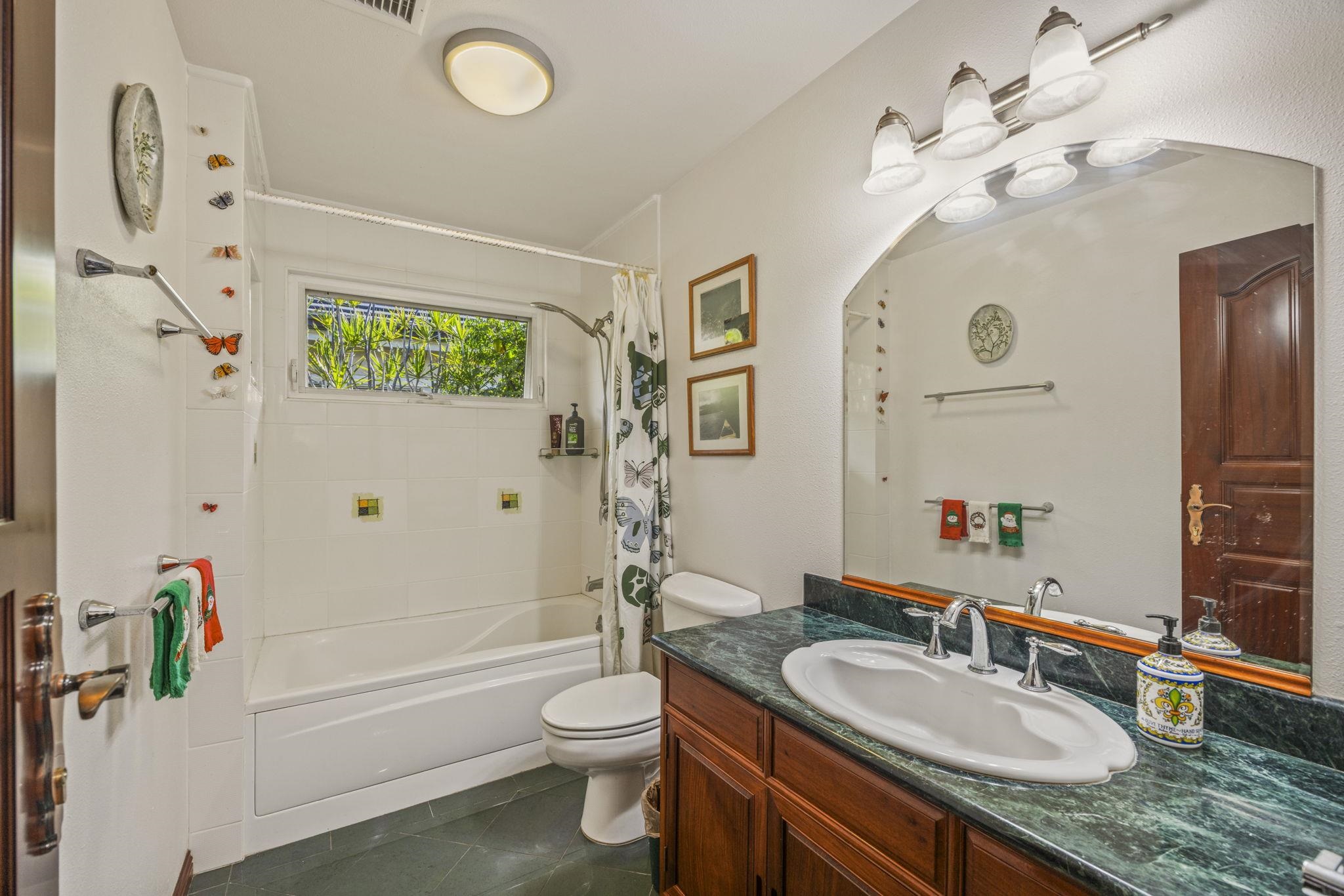 355  Kamalei Cir Islands At Maui Lani, Kahului home - photo 4 of 10