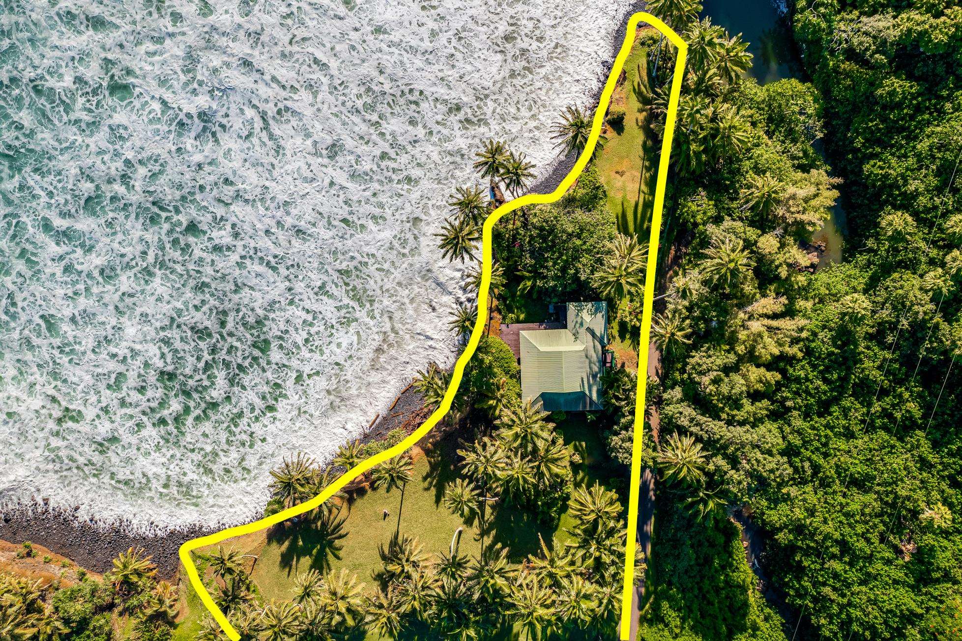 355  Wailua Rd Wailua-ke'anae, Hana home - photo 4 of 50