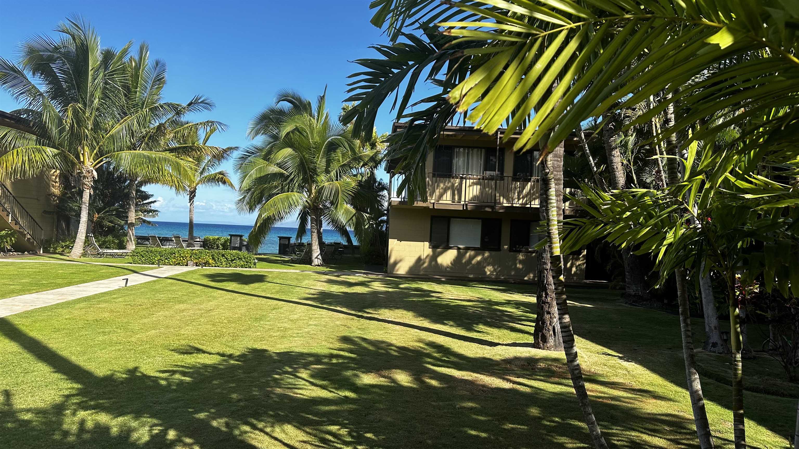 Maui Sands I condo # 1B, Lahaina, Hawaii - photo 4 of 28