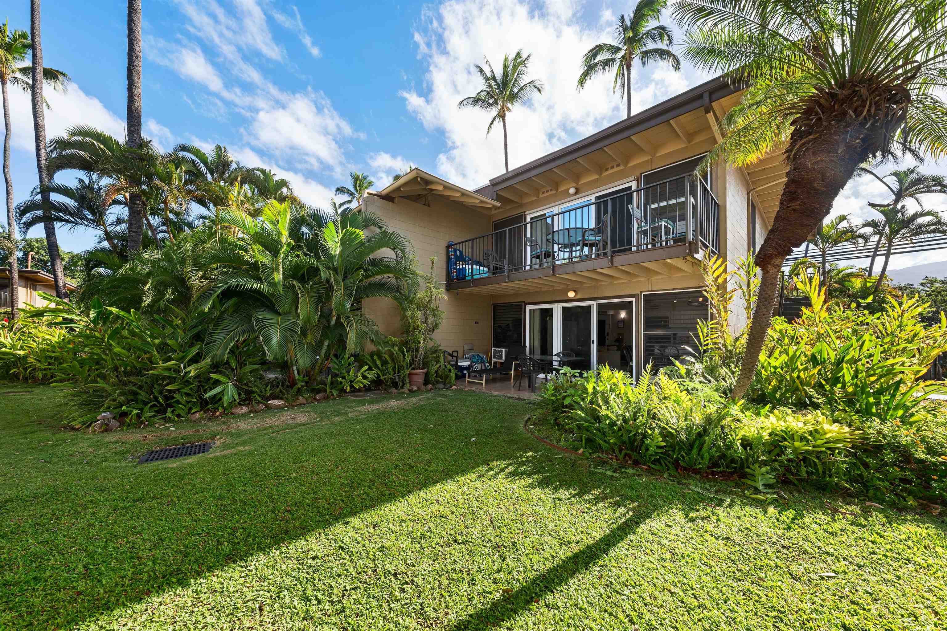 Maui Sands I condo # 1F, Lahaina, Hawaii - photo 3 of 32